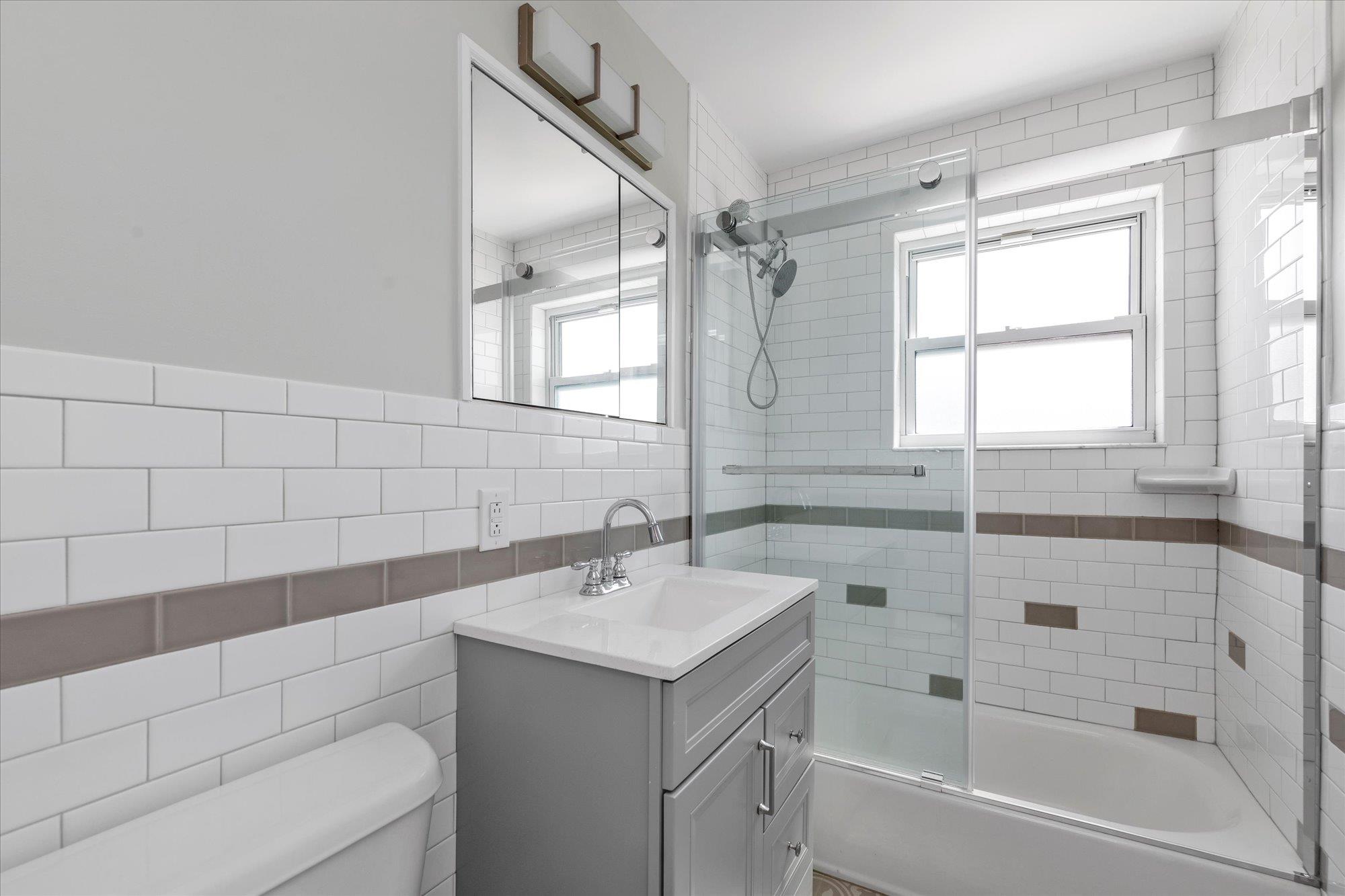 69-28 43rd Avenue Property Photo 25