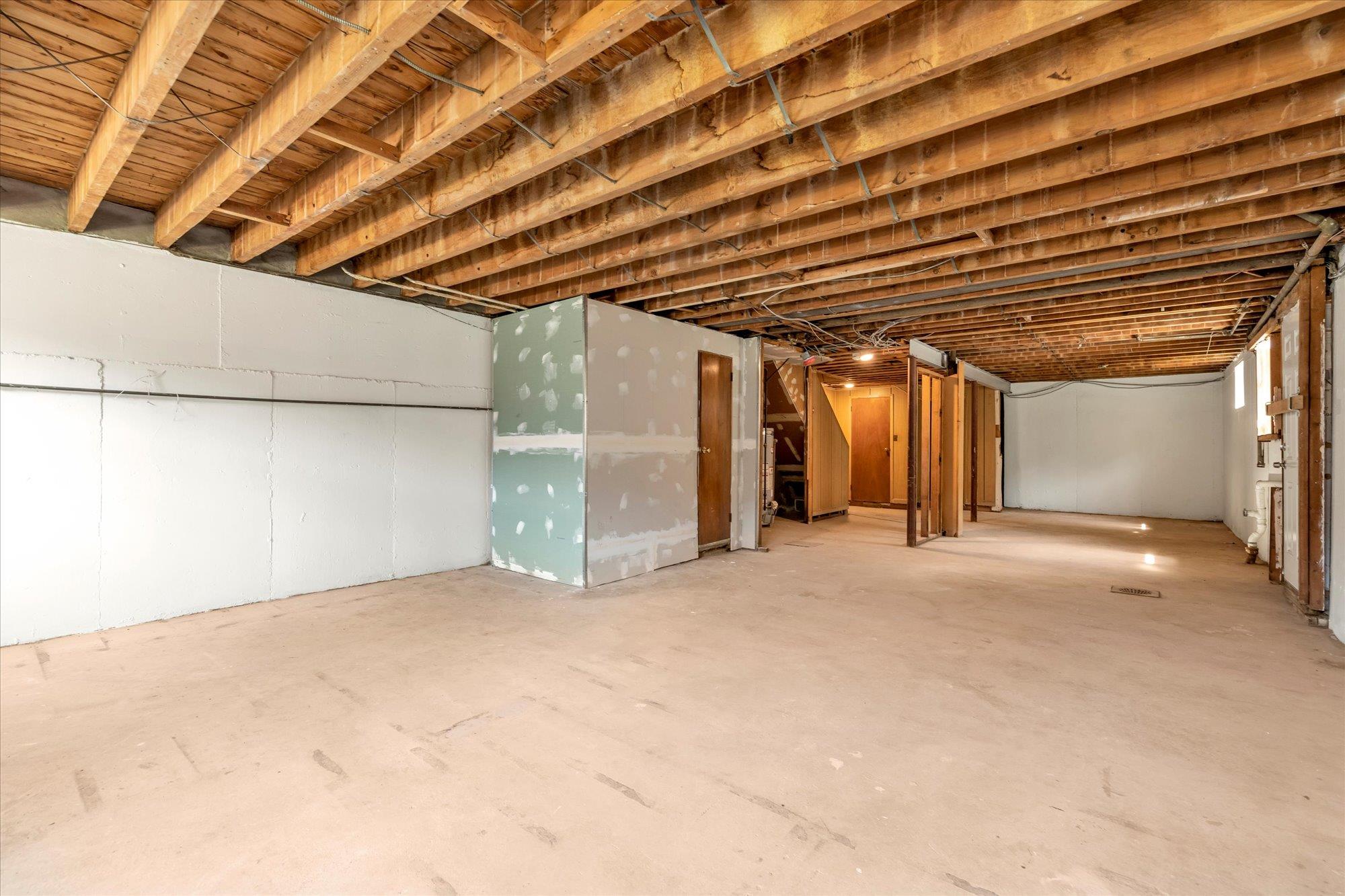 69-28 43rd Avenue Property Photo 28