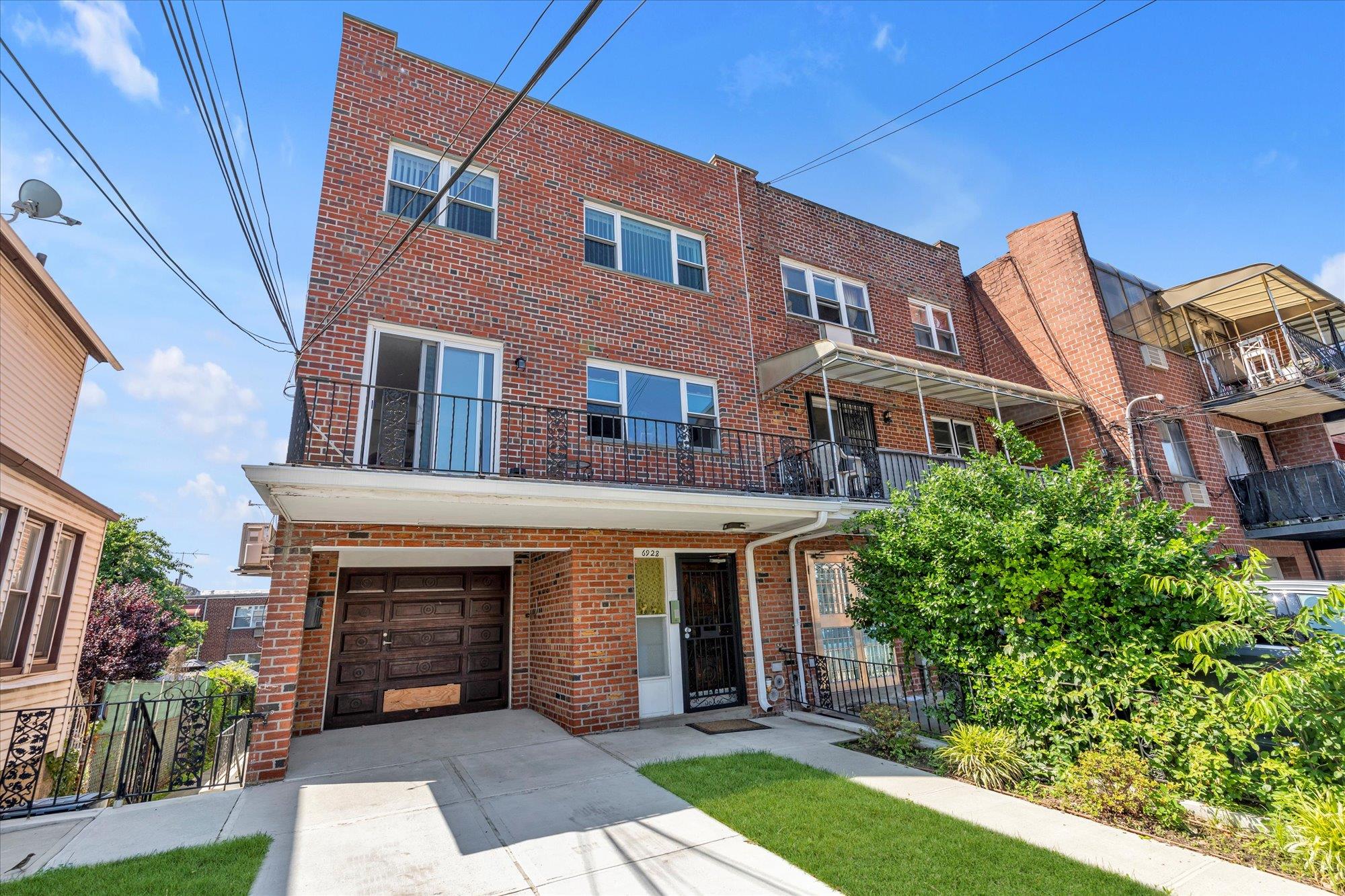 69-28 43rd Avenue Property Photo 31