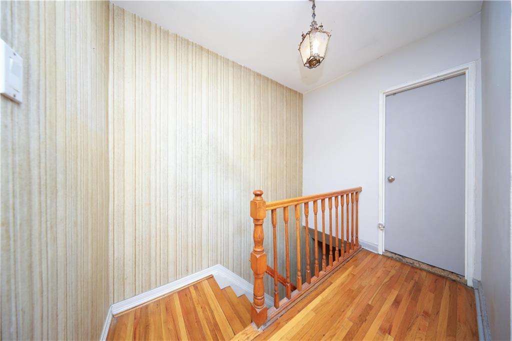 1296 E 54th Street Property Photo 14