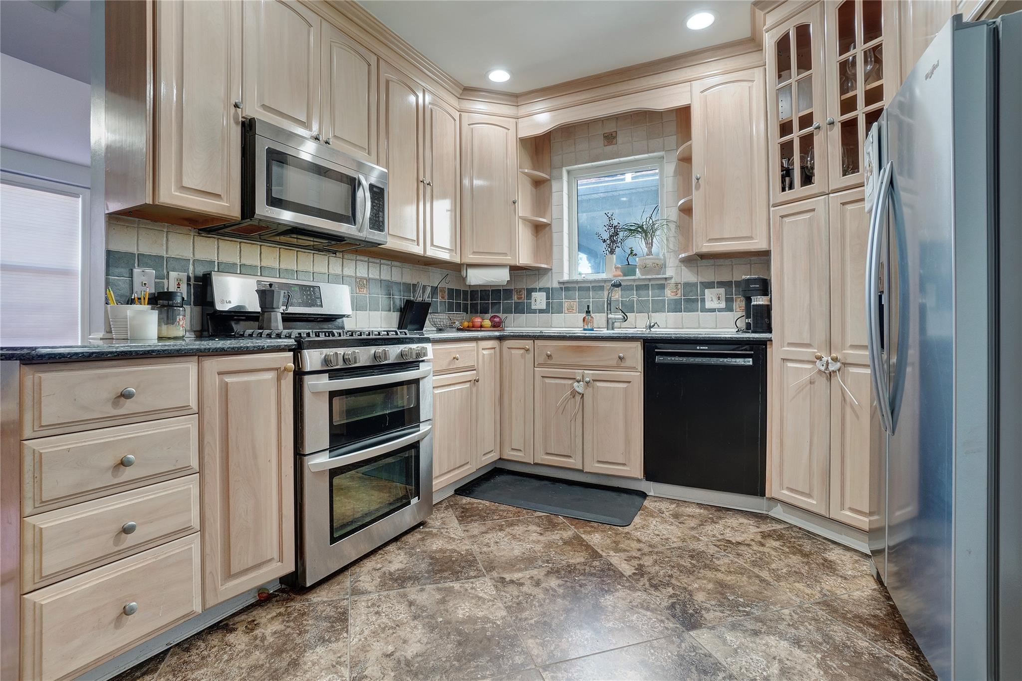 212 Beach 118th Street Property Photo 19