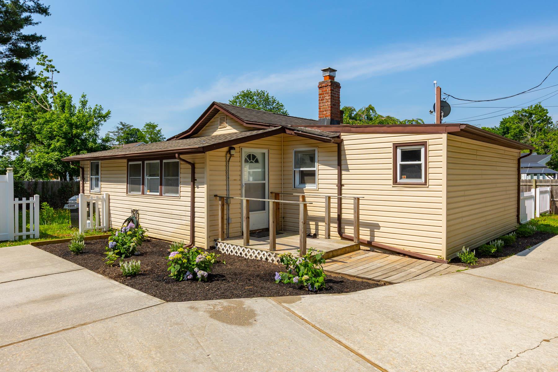 29a Grant Avenue A Property Photo 1