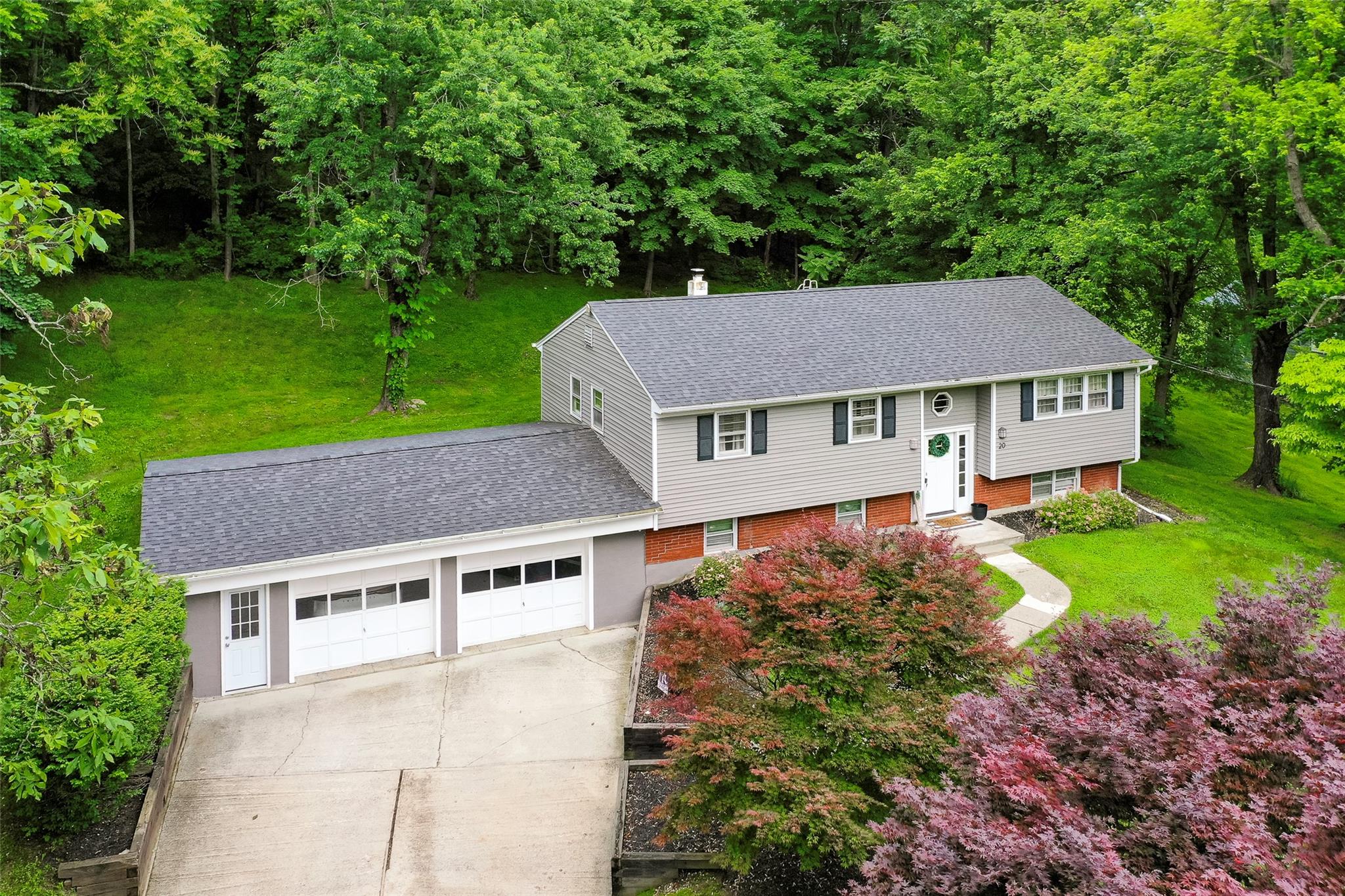 20 Honeymoon Lane Property Photo 1