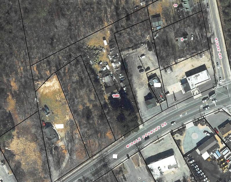 1685 Middle Country Road Property Photo 1