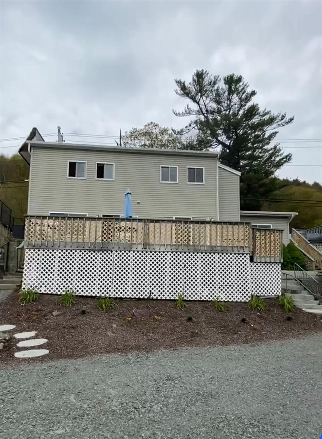 636 Jersey Avenue Property Photo 7