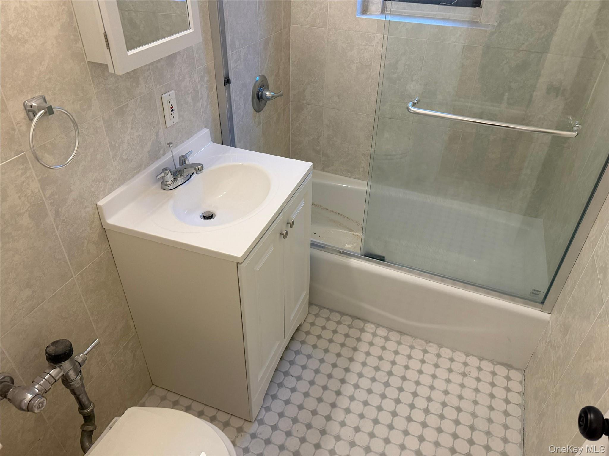 61-40 Saunders Street D24 Property Photo 9