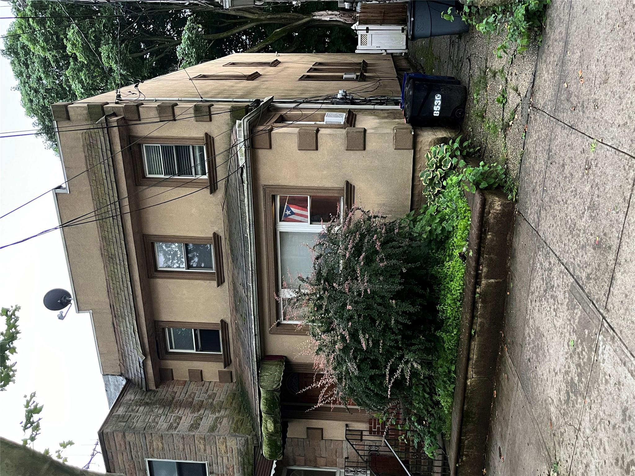 8530 101st Street Property Photo 1