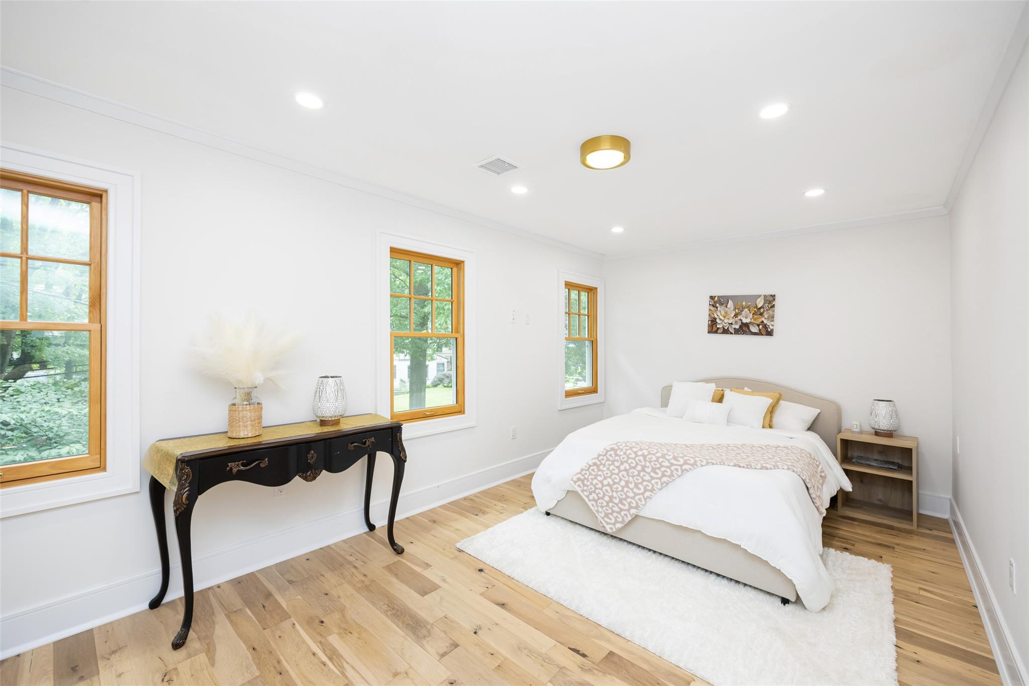 351 Hollywood Avenue Property Photo 32