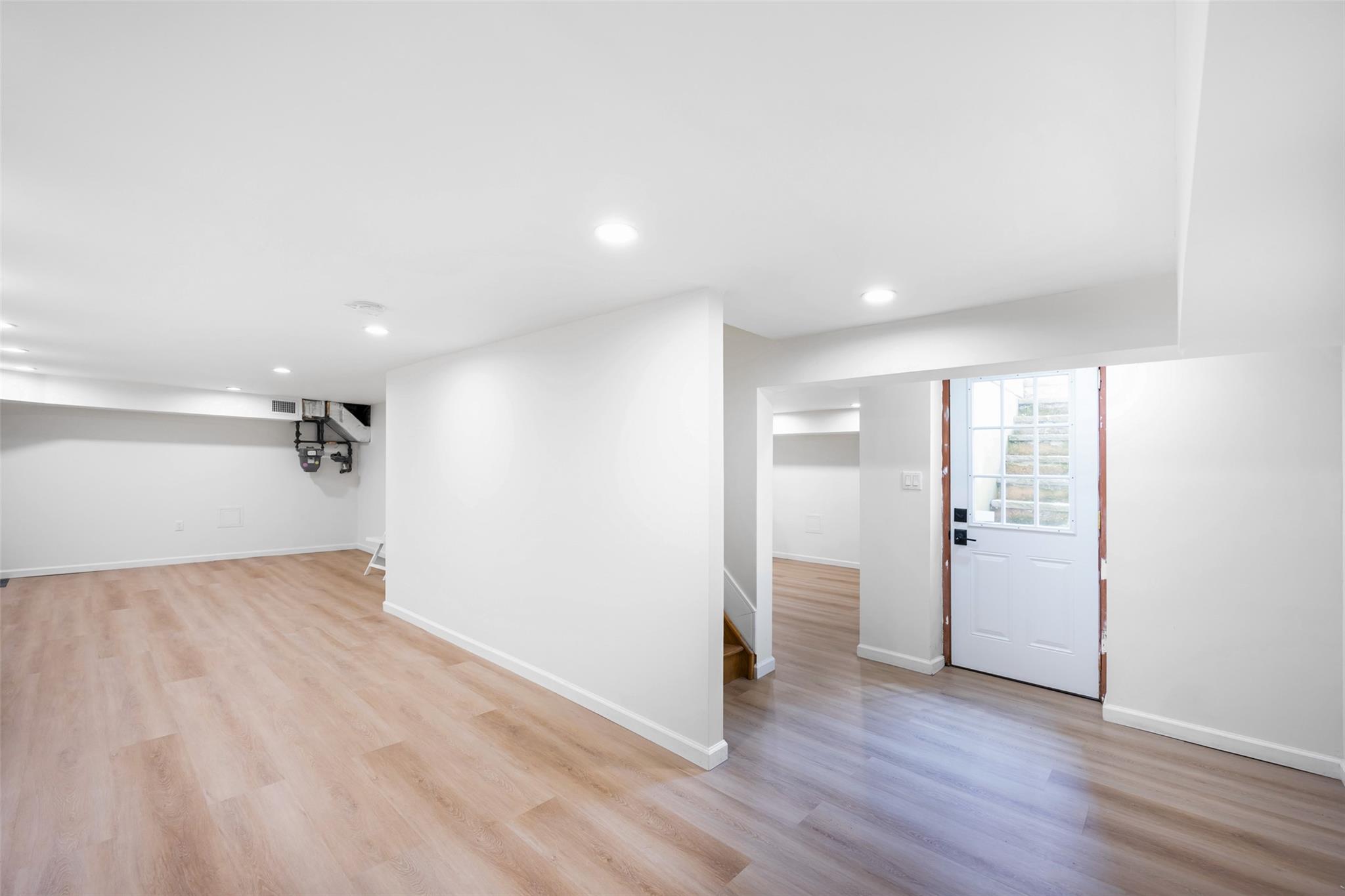 351 Hollywood Avenue Property Photo 46