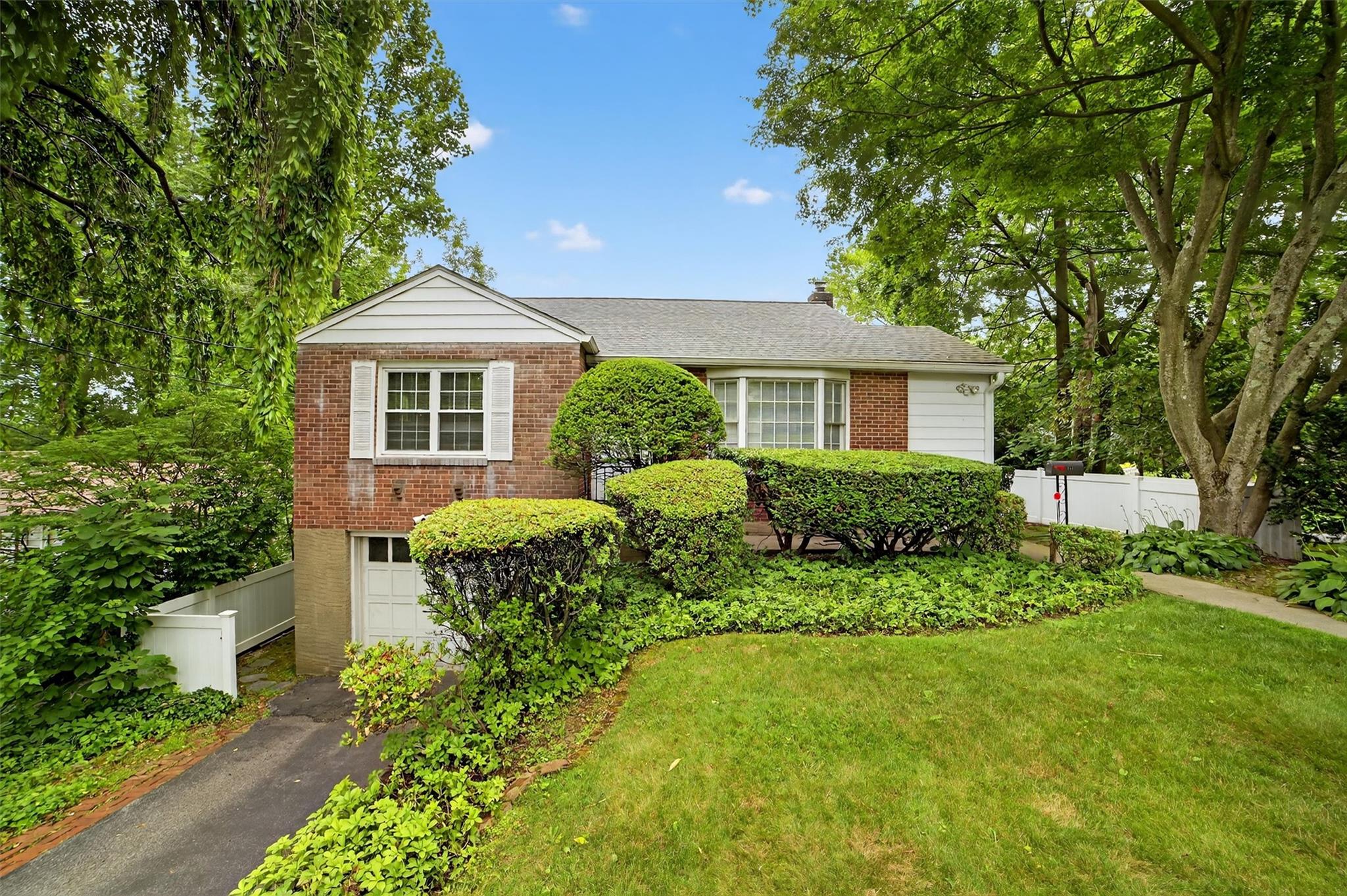 354 Grandview Boulevard Property Photo 1