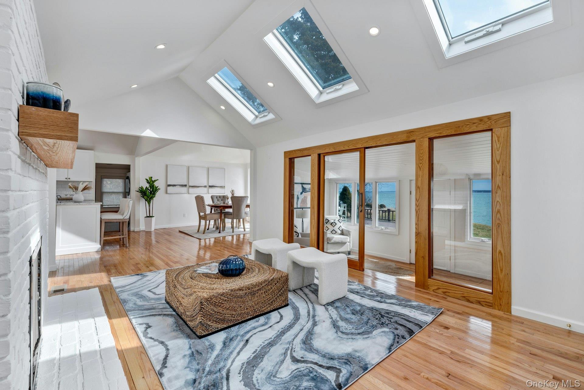 105 Lockitt Drive Property Photo 4