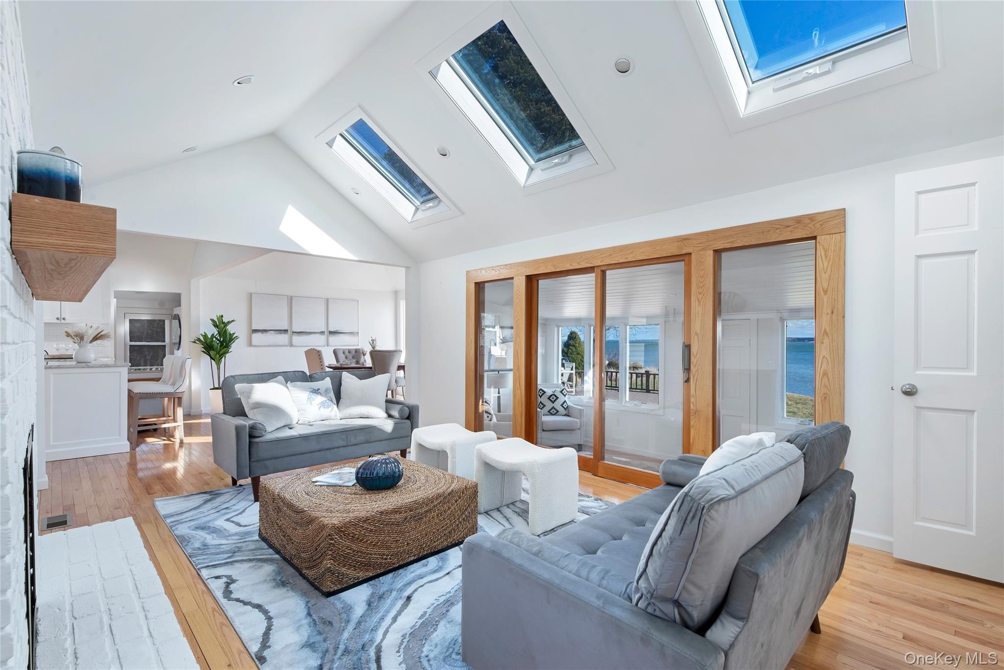 105 Lockitt Drive Property Photo 7