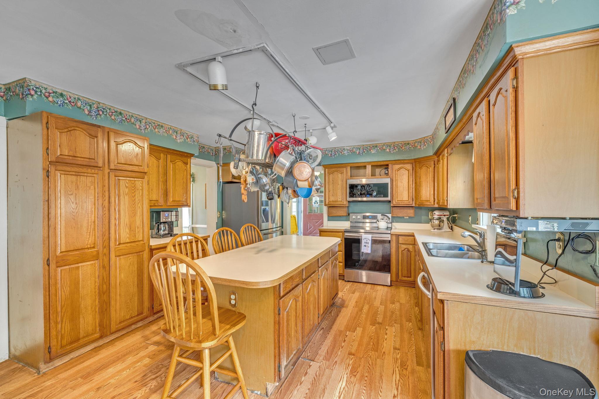 2 Gerri Court Property Photo 8