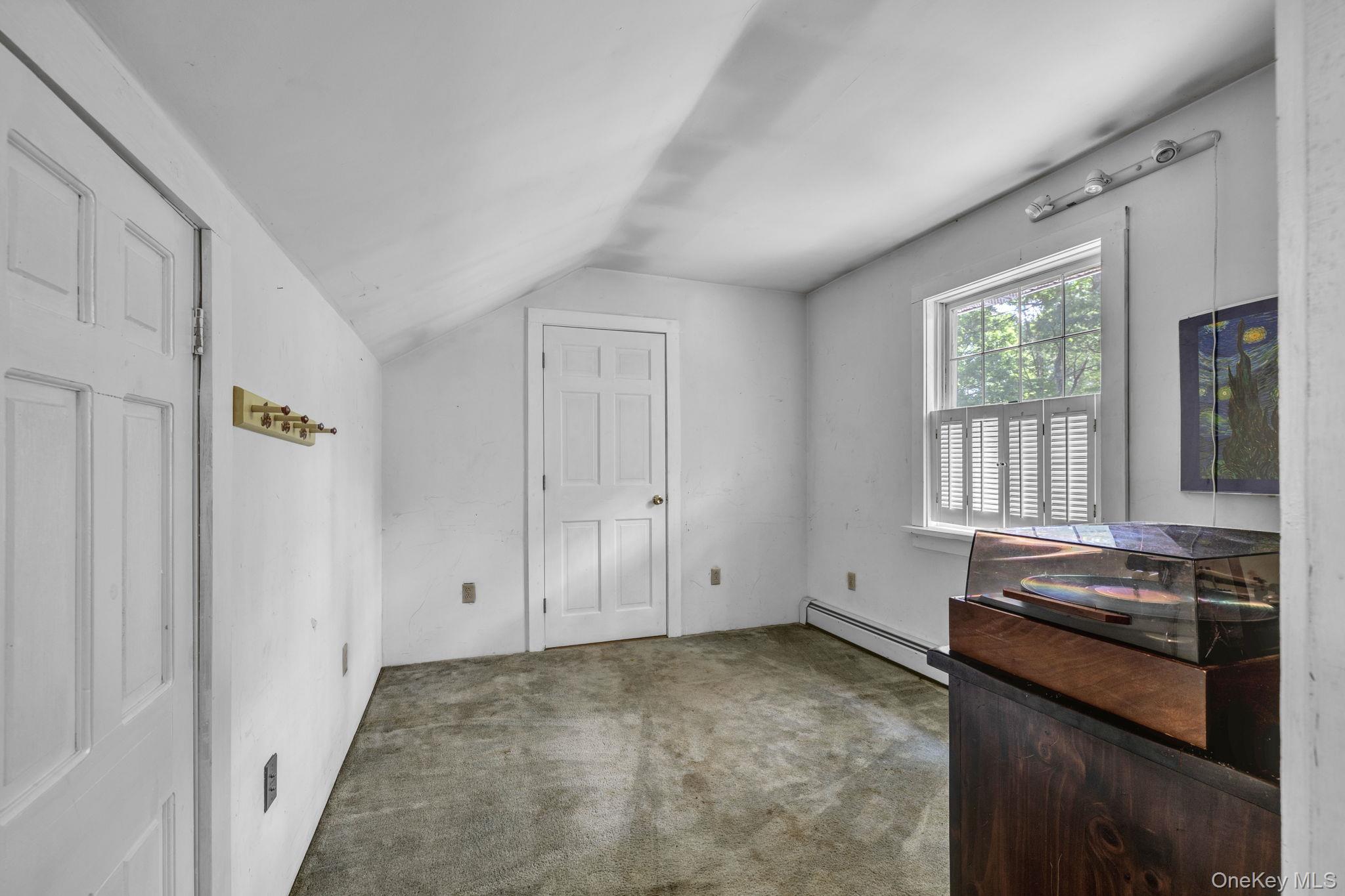 2 Gerri Court Property Photo 17