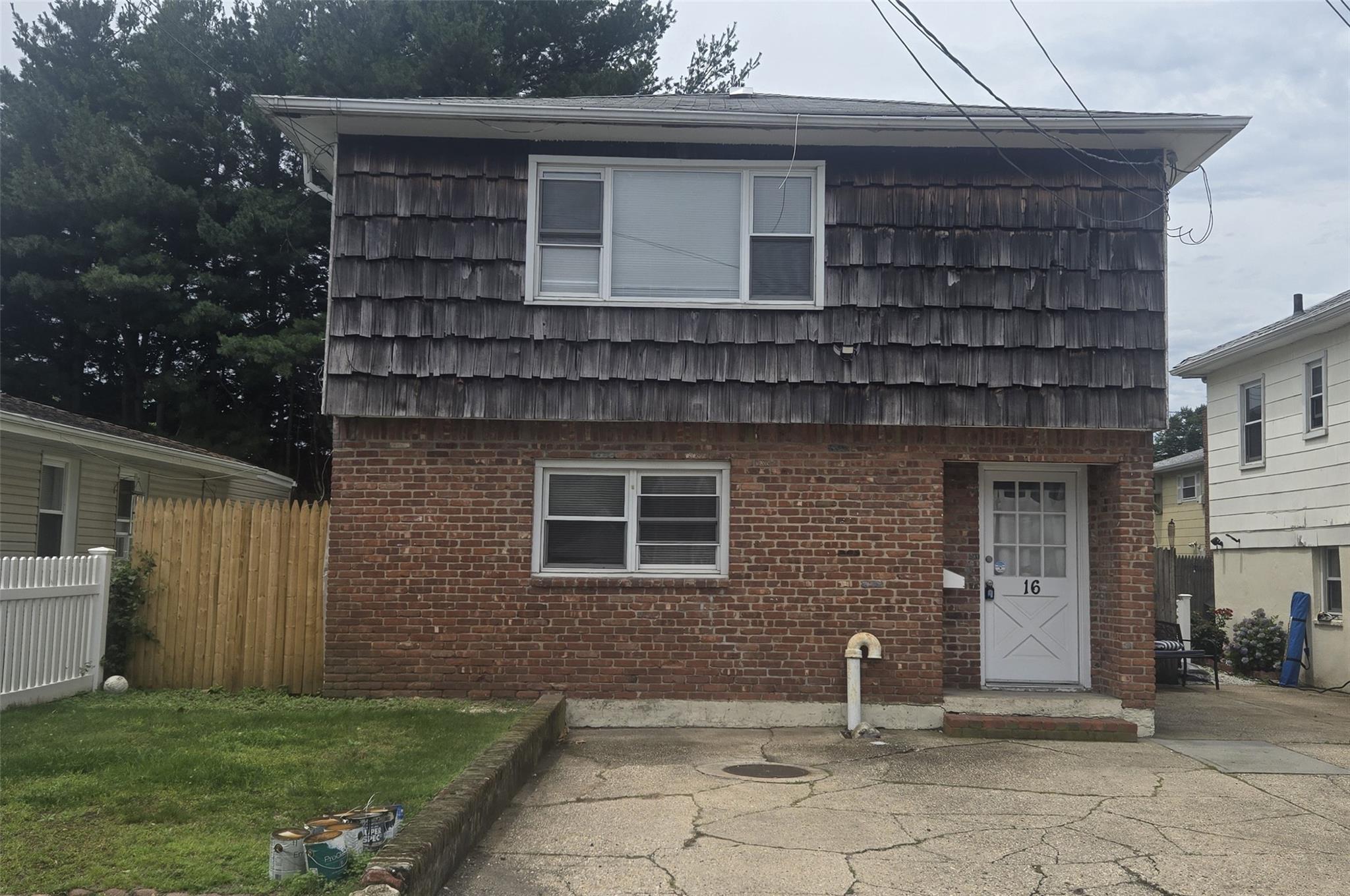 16 August Avenue Property Photo 1