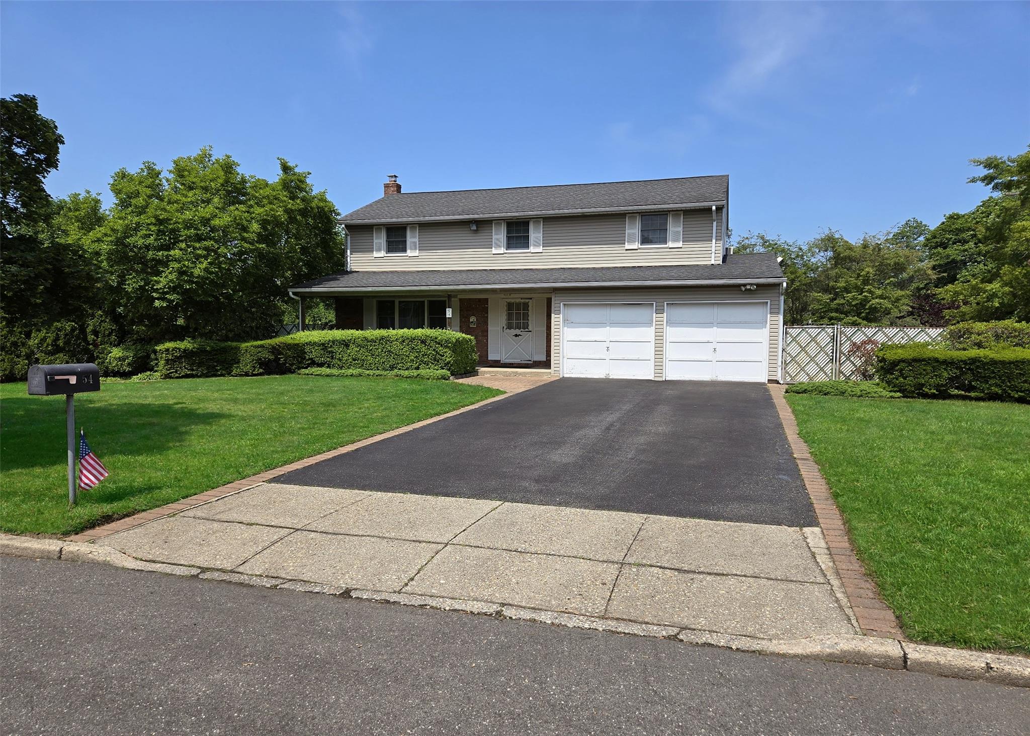 54 Longstreet Drive Property Photo 1