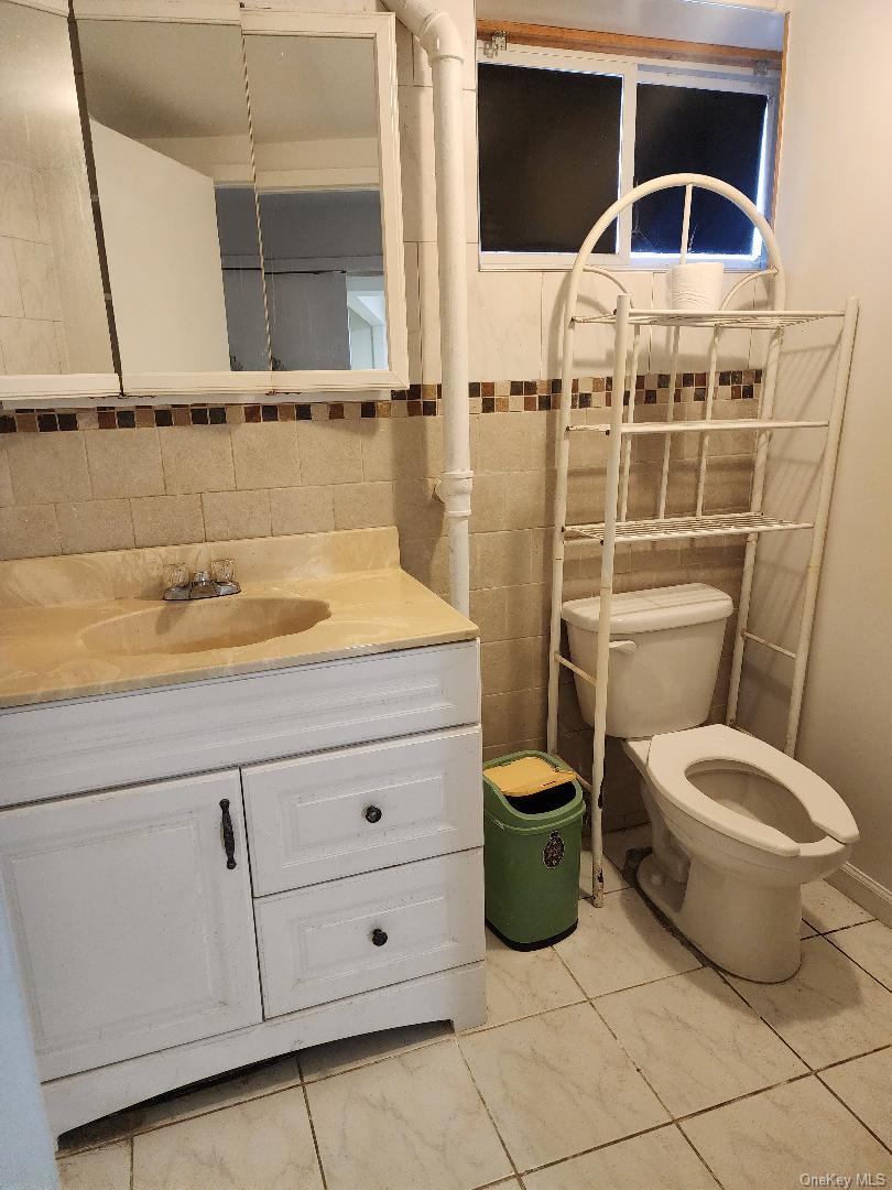 211-52 46 Rd Property Photo 9