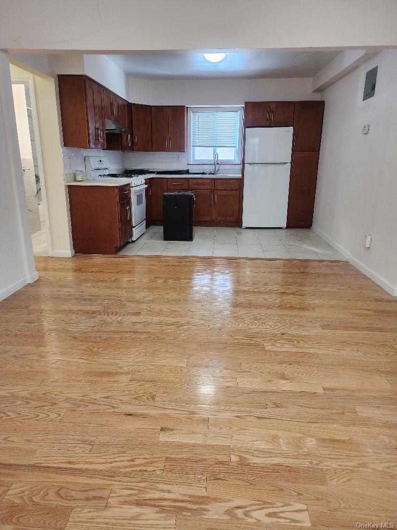 211-52 46 Rd Property Photo 11