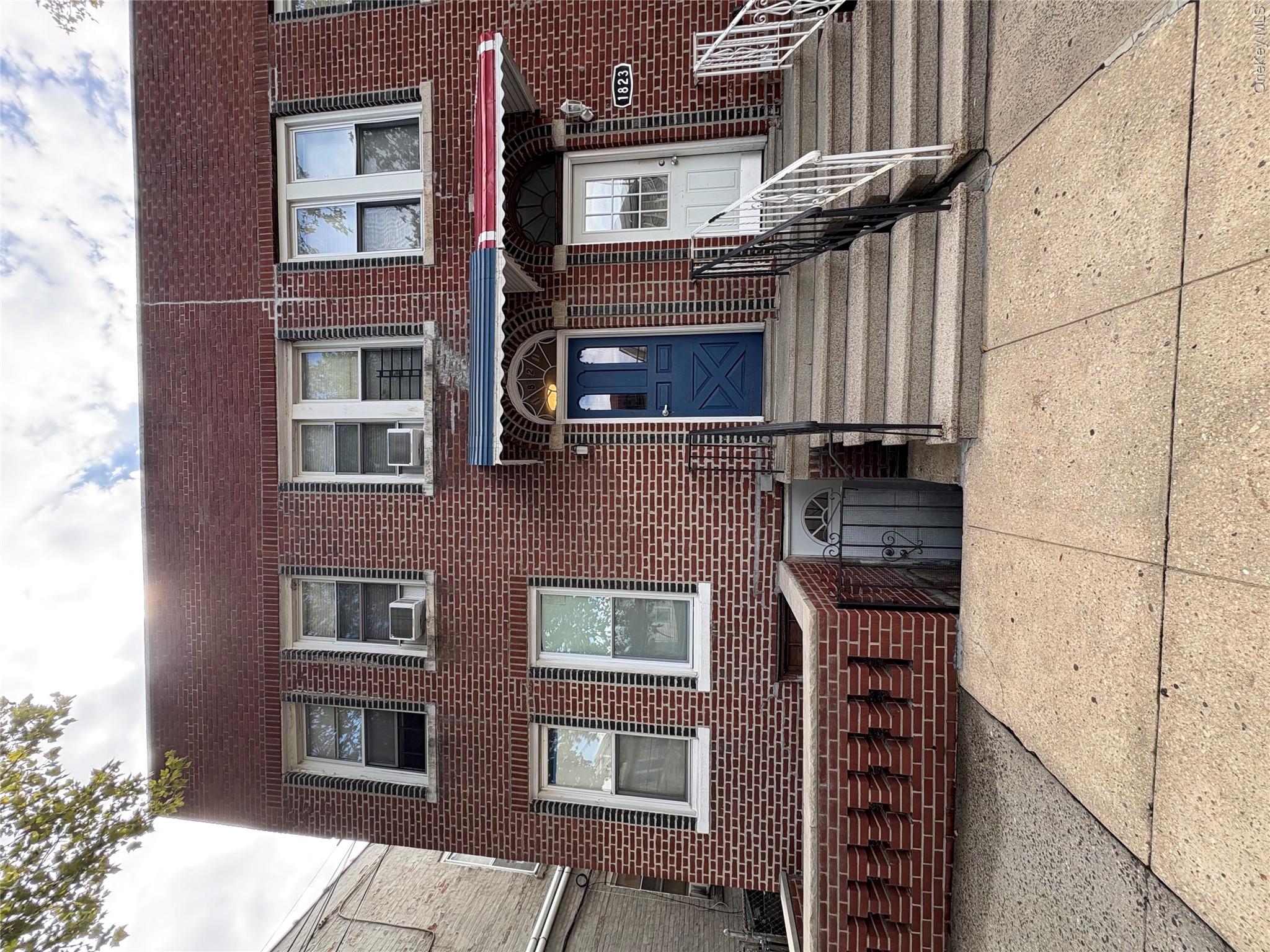 1821 Parkview Avenue Property Photo 1
