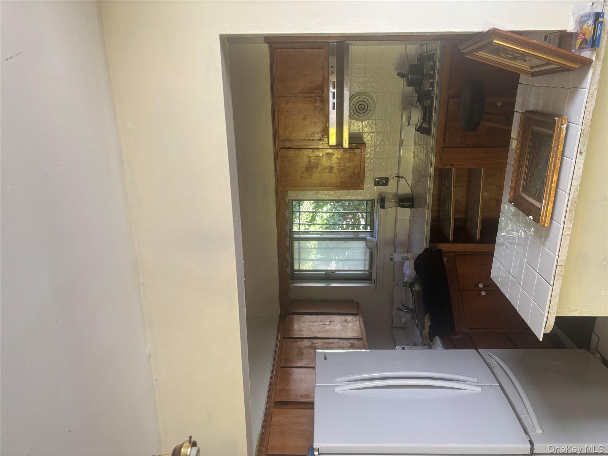 401 E 4th Street Property Photo 5