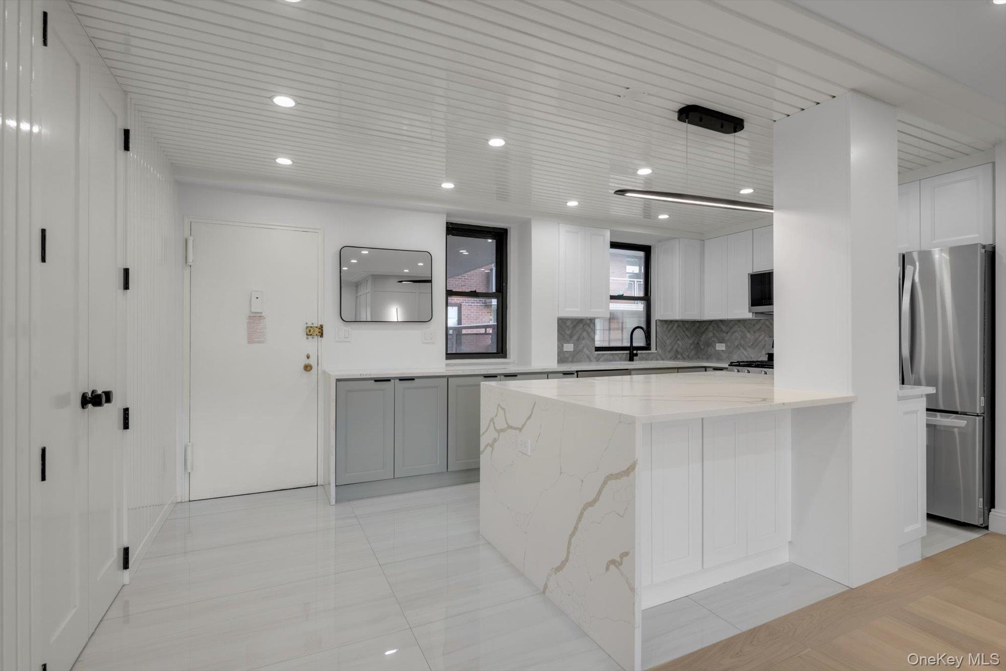 4705 Henry Hudson Parkway 6j Property Photo 1