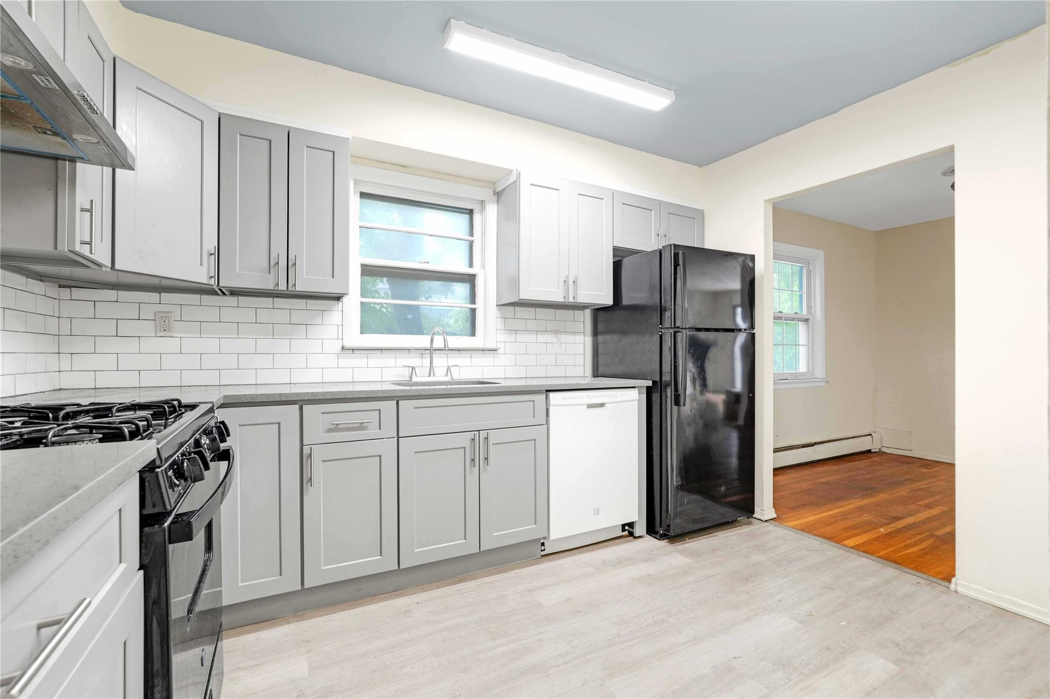 880867 Property Photo 2