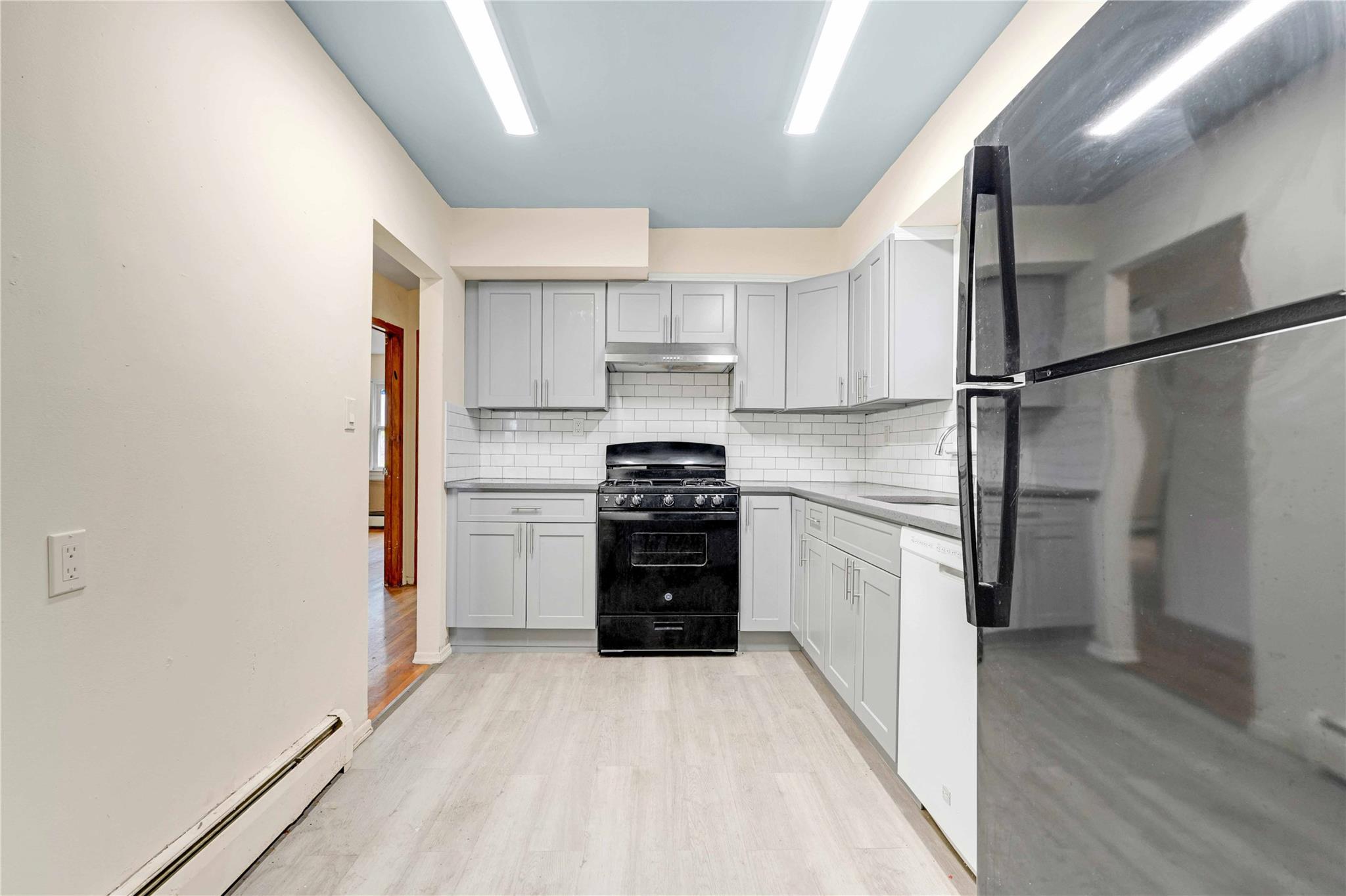 880867 Property Photo 4