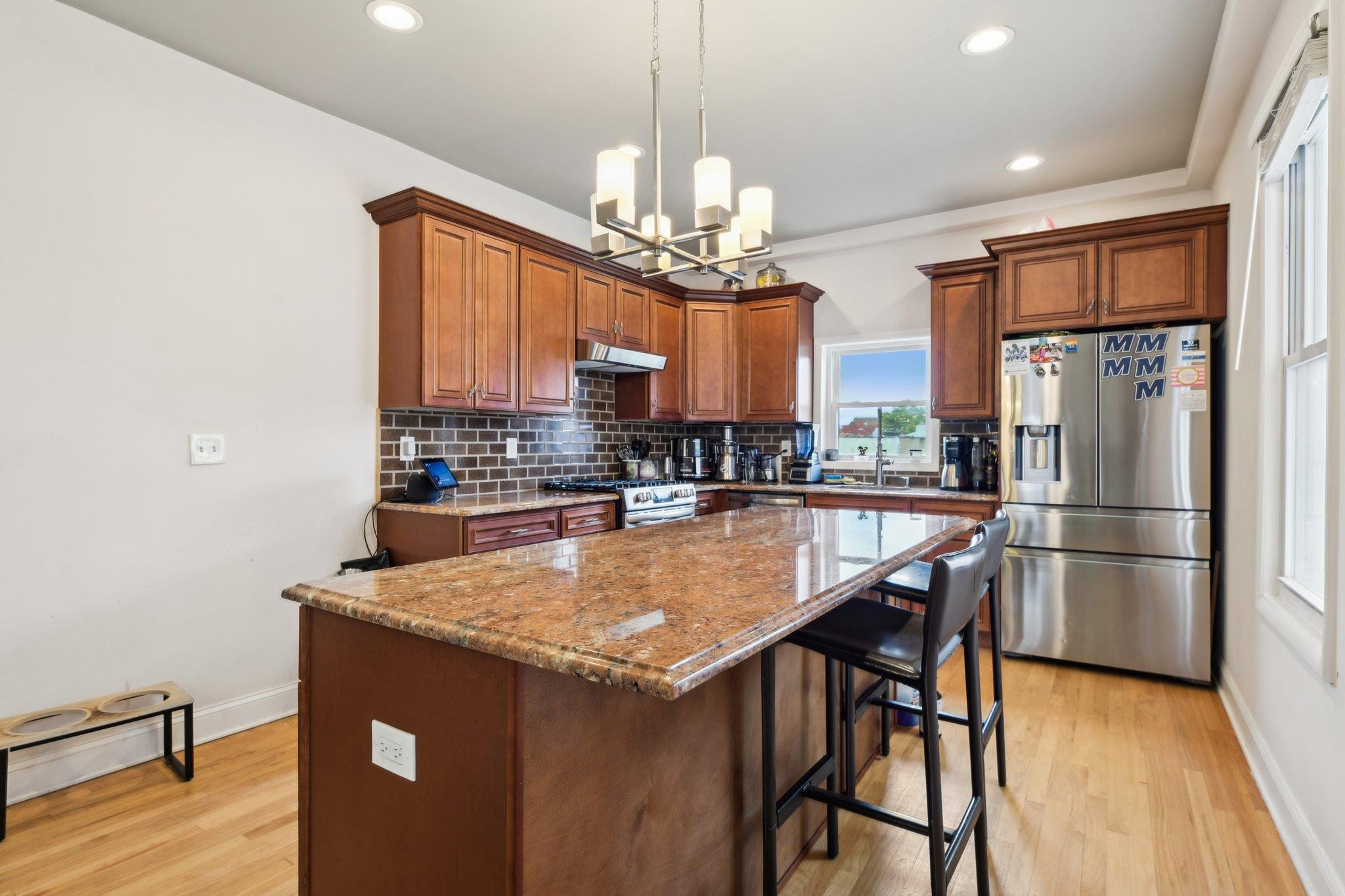 455 E 26th Street Property Photo 7