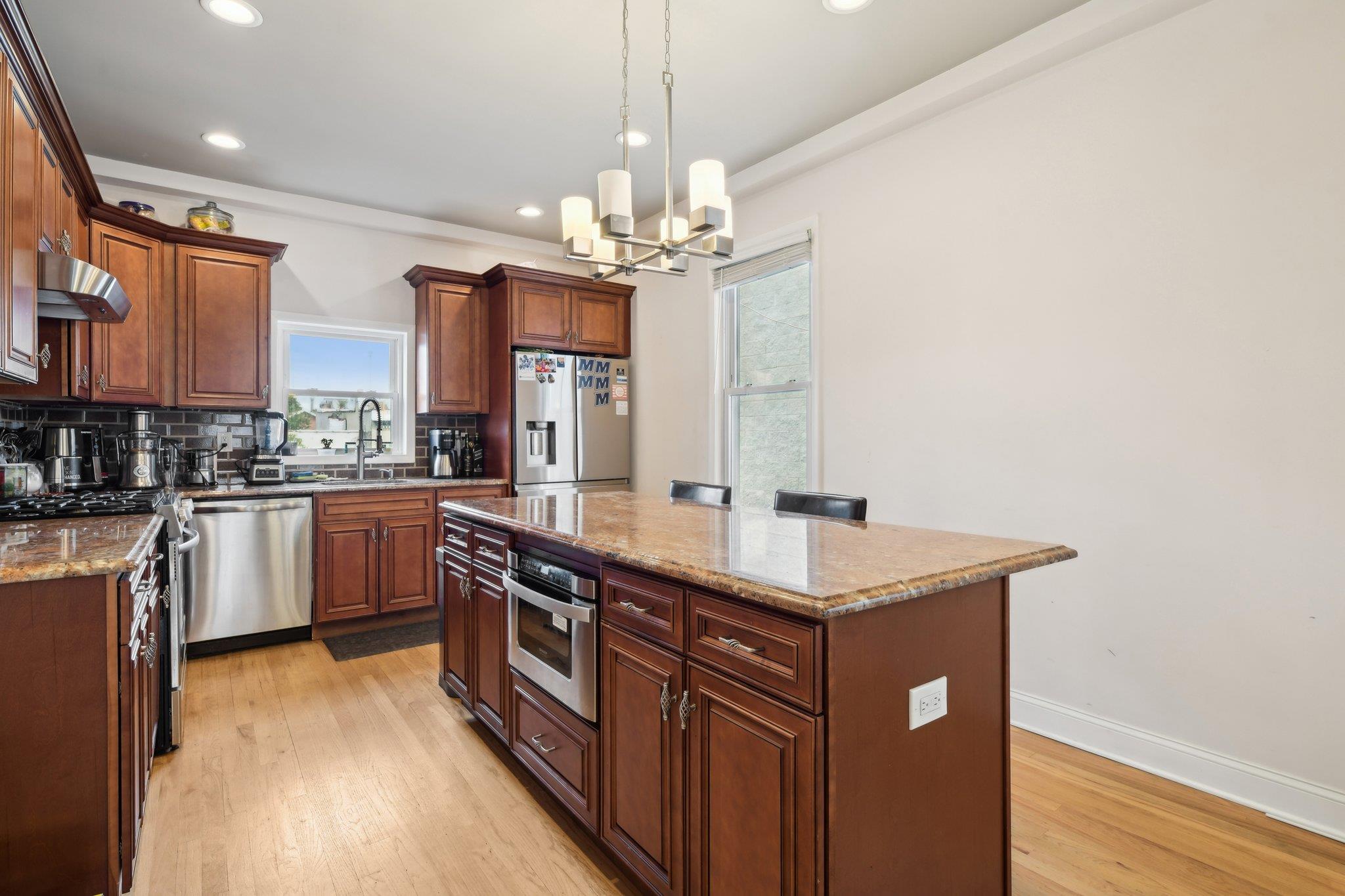 455 E 26th Street Property Photo 8