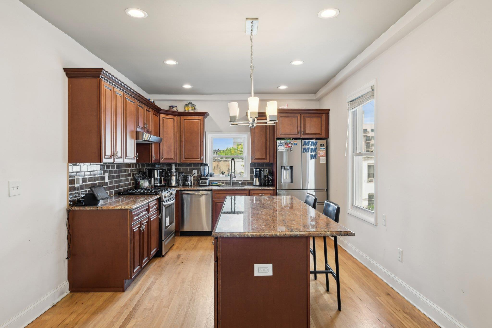 455 E 26th Street Property Photo 9