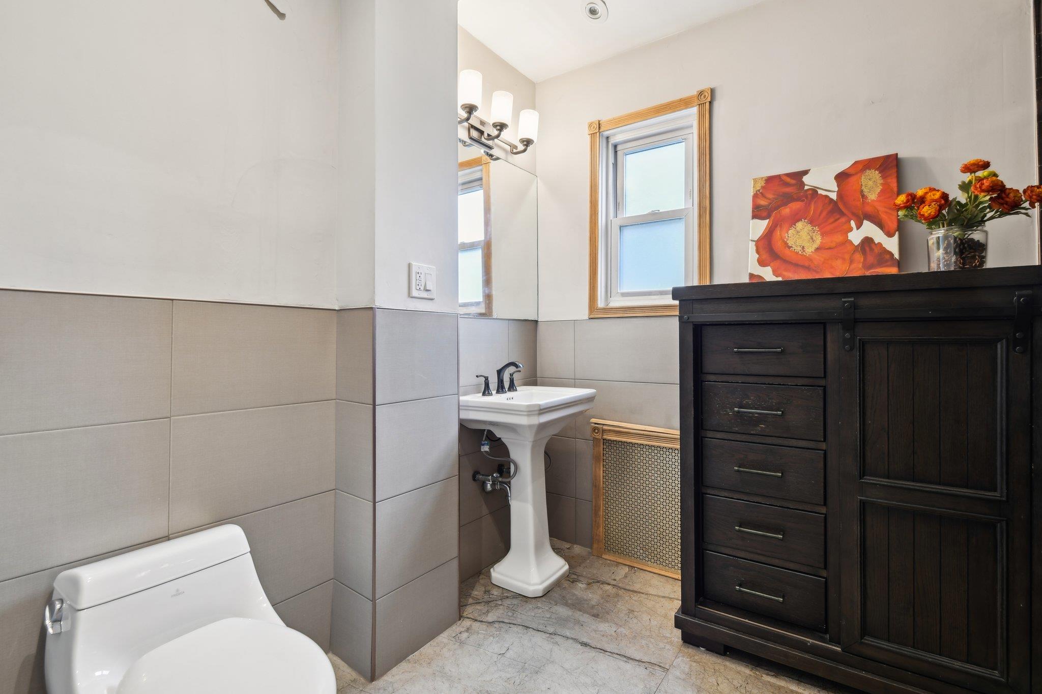 455 E 26th Street Property Photo 12