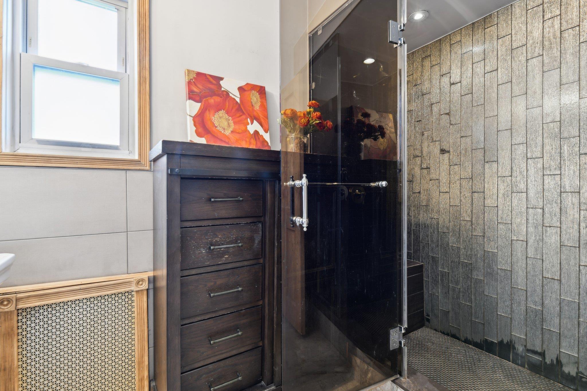 455 E 26th Street Property Photo 13