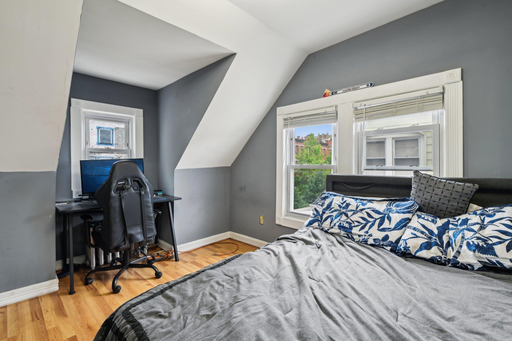 455 E 26th Street Property Photo 17