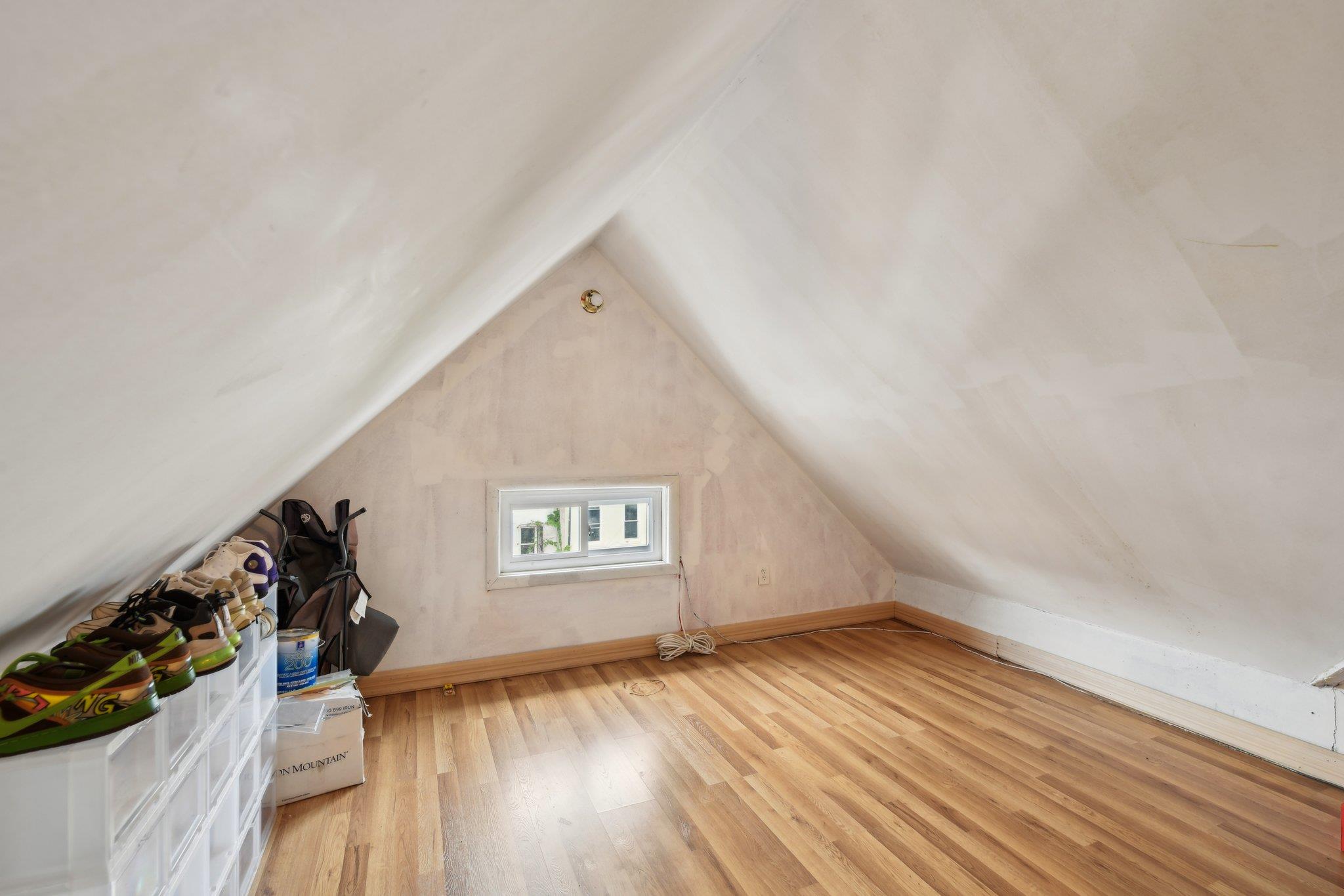 455 E 26th Street Property Photo 18