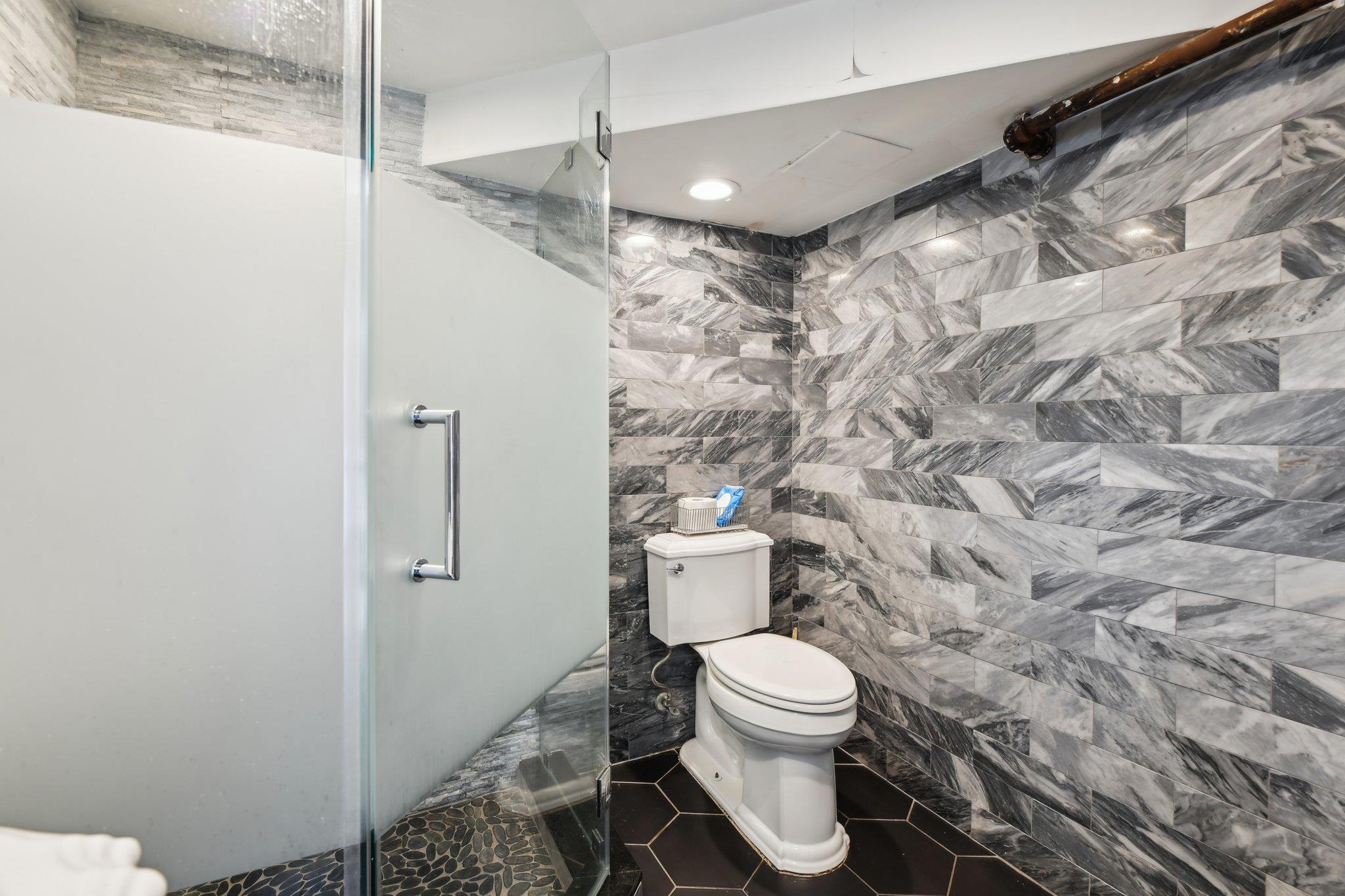 455 E 26th Street Property Photo 19