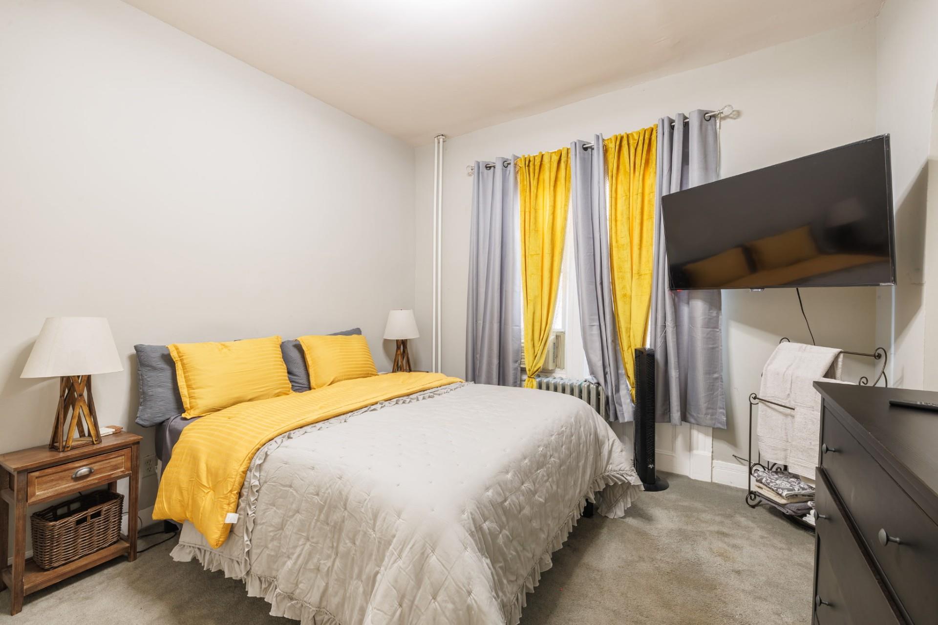 455 E 26th Street Property Photo 23