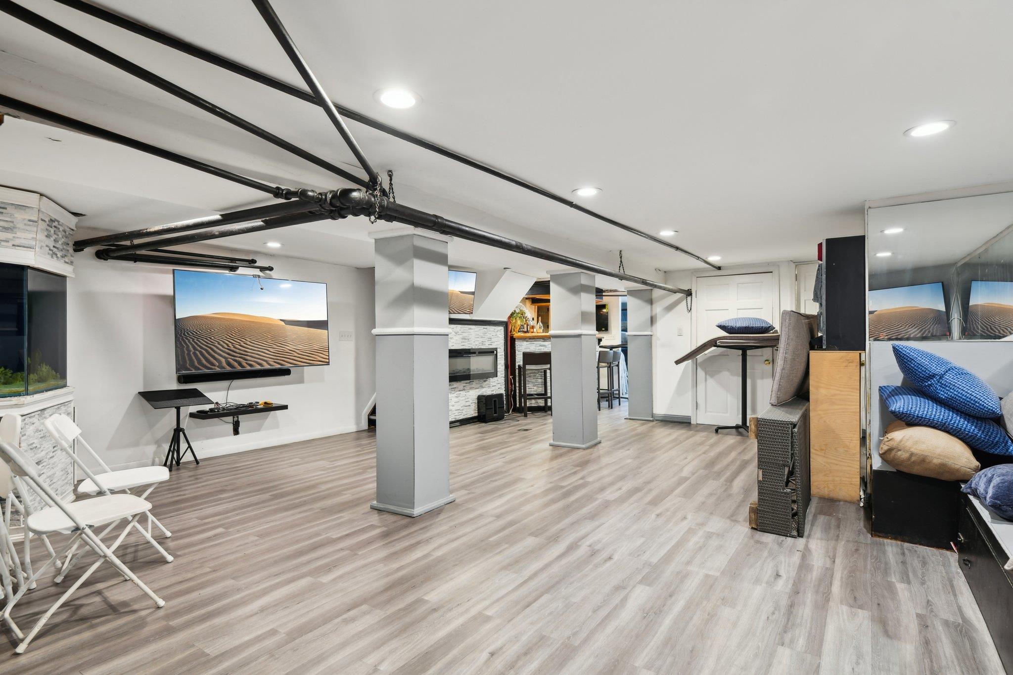 455 E 26th Street Property Photo 28