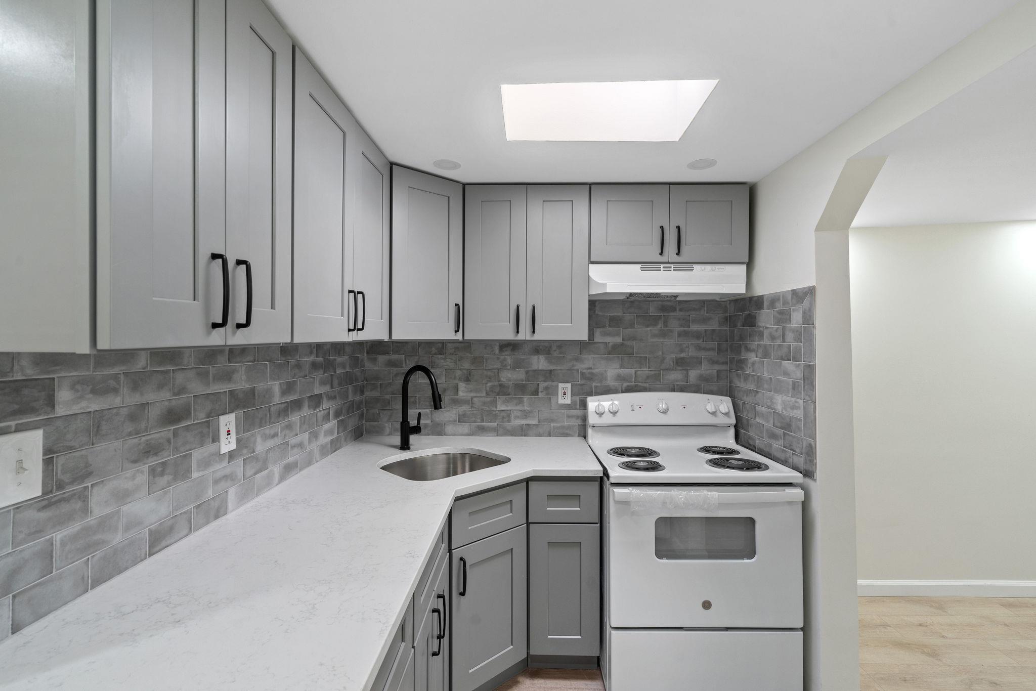 140 Jefferson Street Property Photo 5