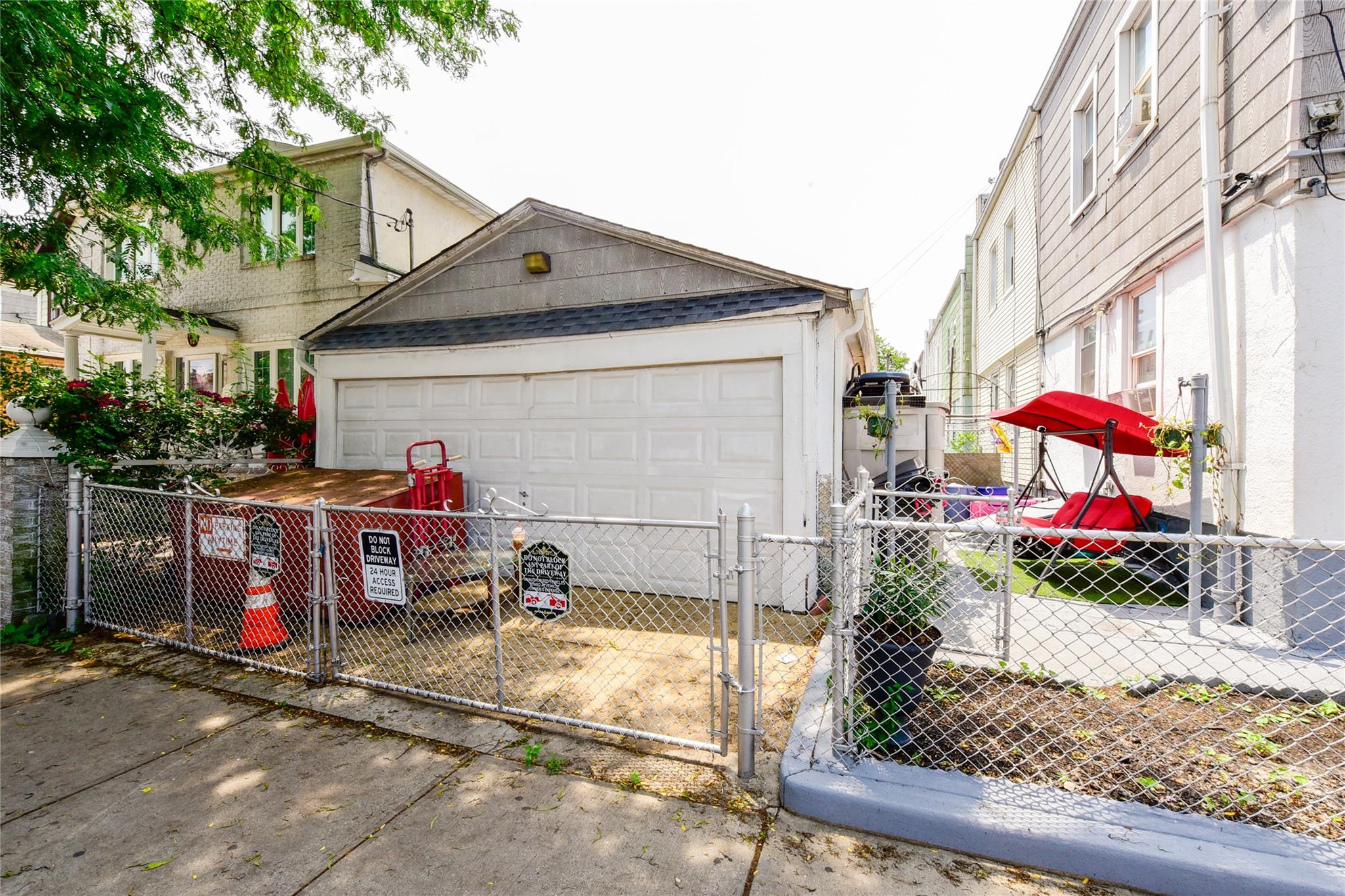 11418 103rd Avenue Property Photo 3