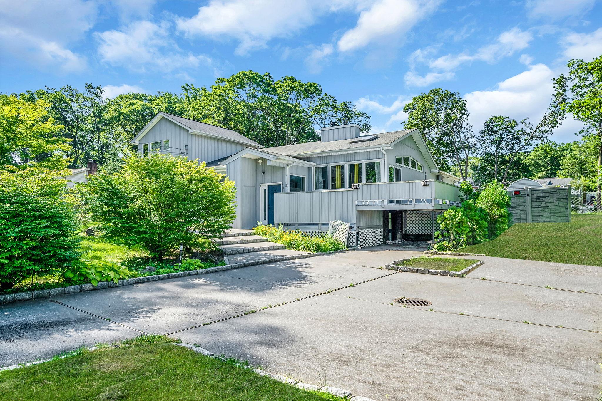 26 Liber Boulevard Property Photo 3
