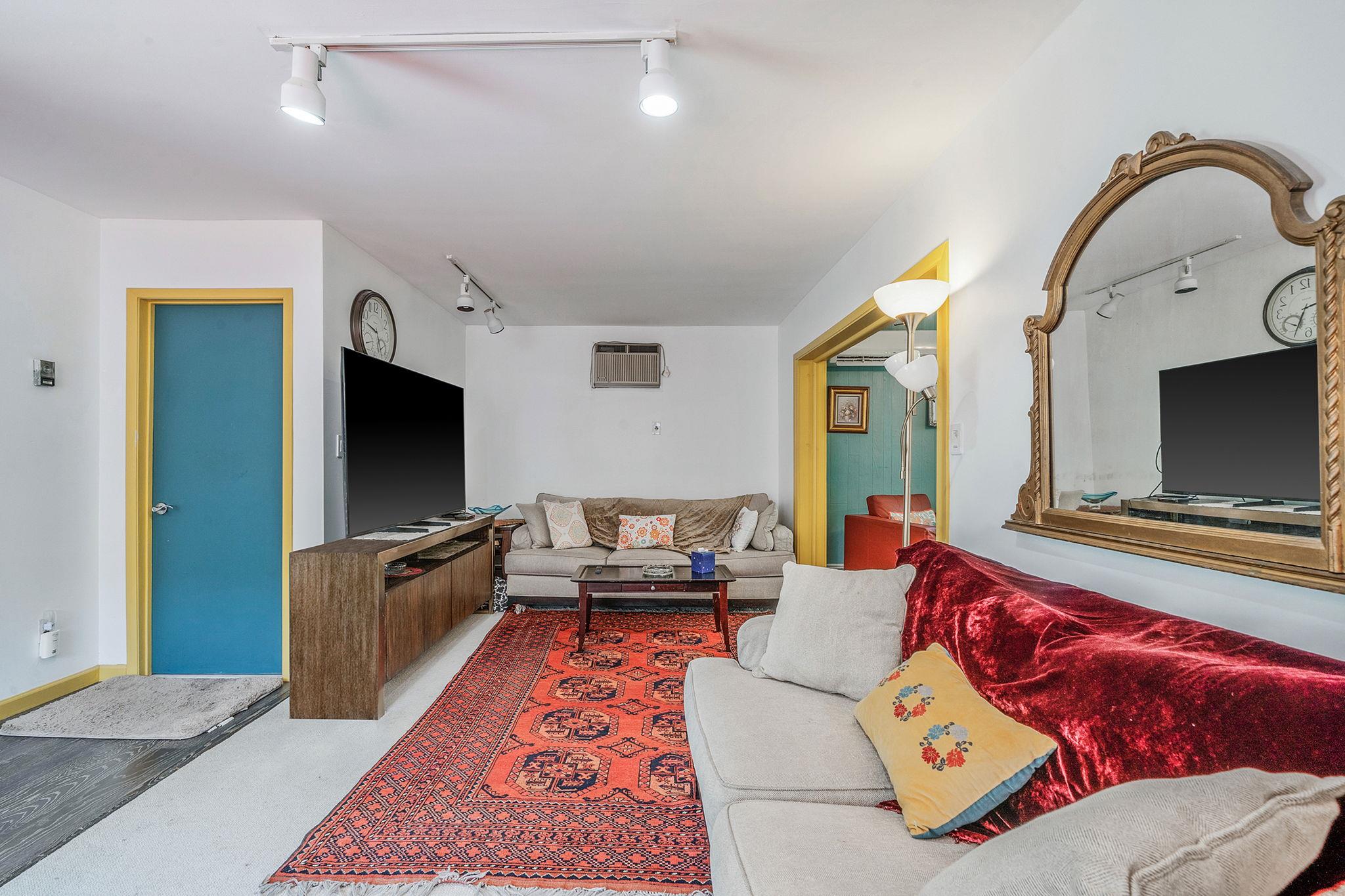 26 Liber Boulevard Property Photo 21