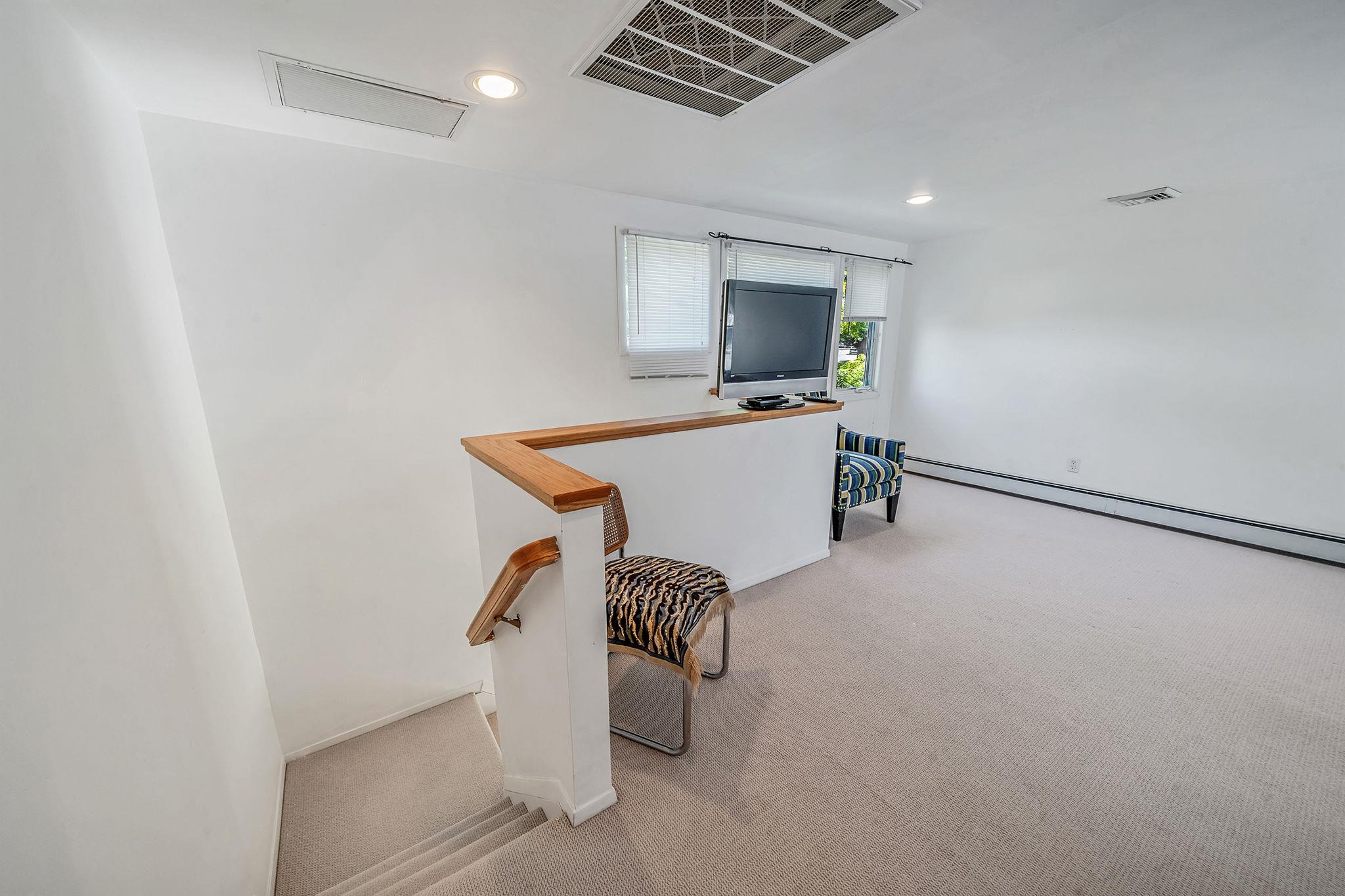 26 Liber Boulevard Property Photo 32