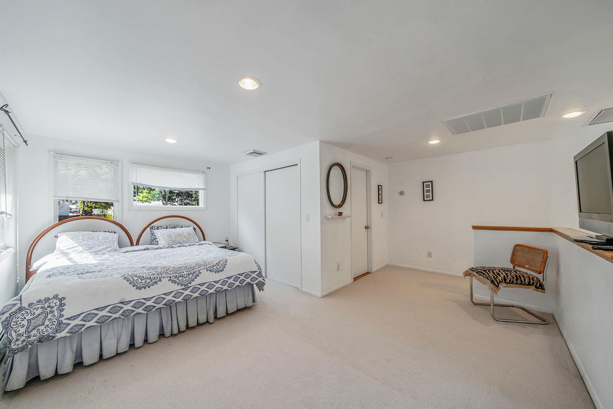 26 Liber Boulevard Property Photo 34
