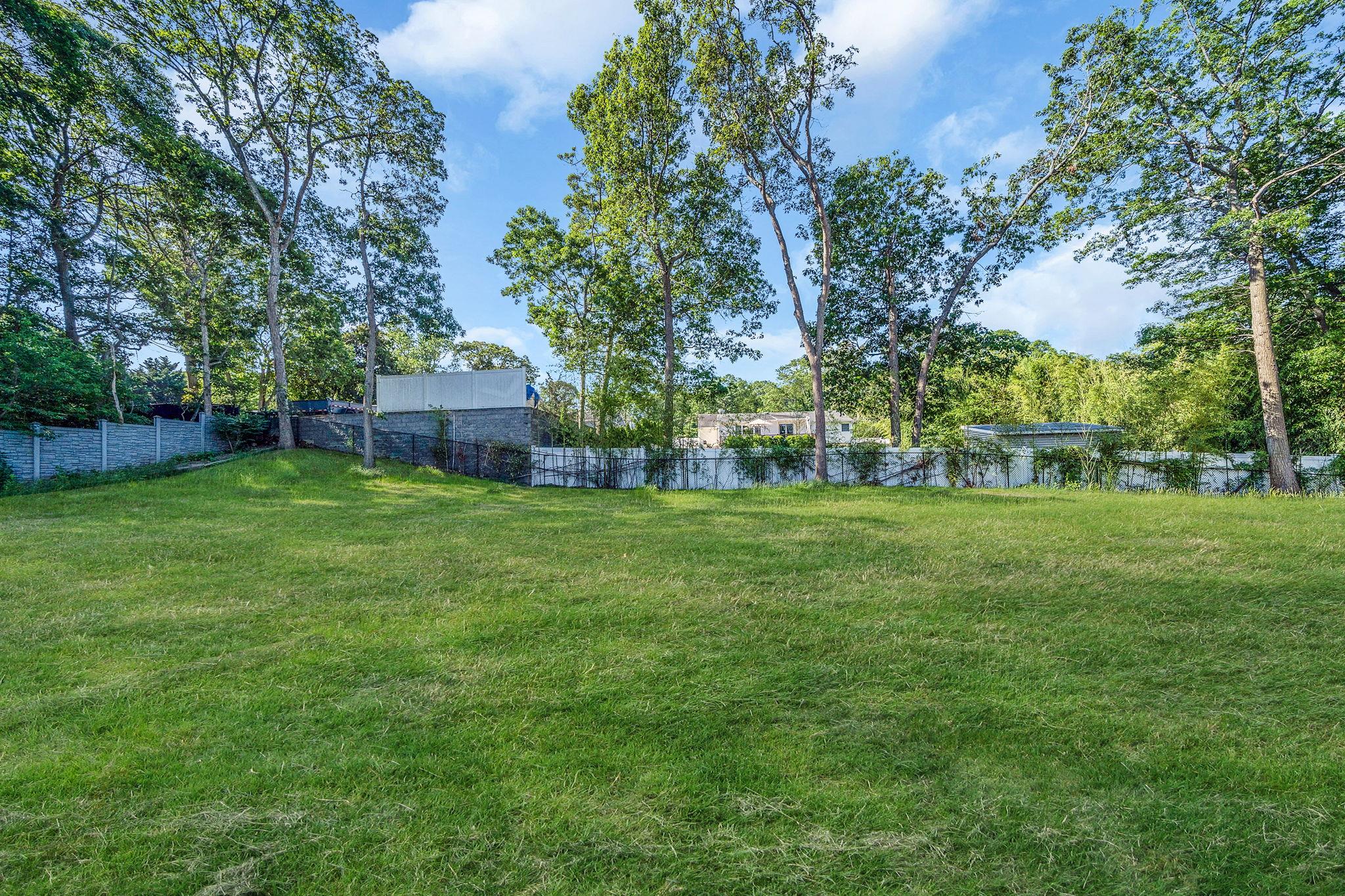 26 Liber Boulevard Property Photo 43
