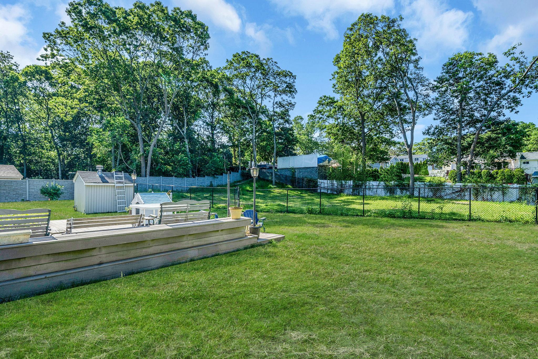 26 Liber Boulevard Property Photo 44
