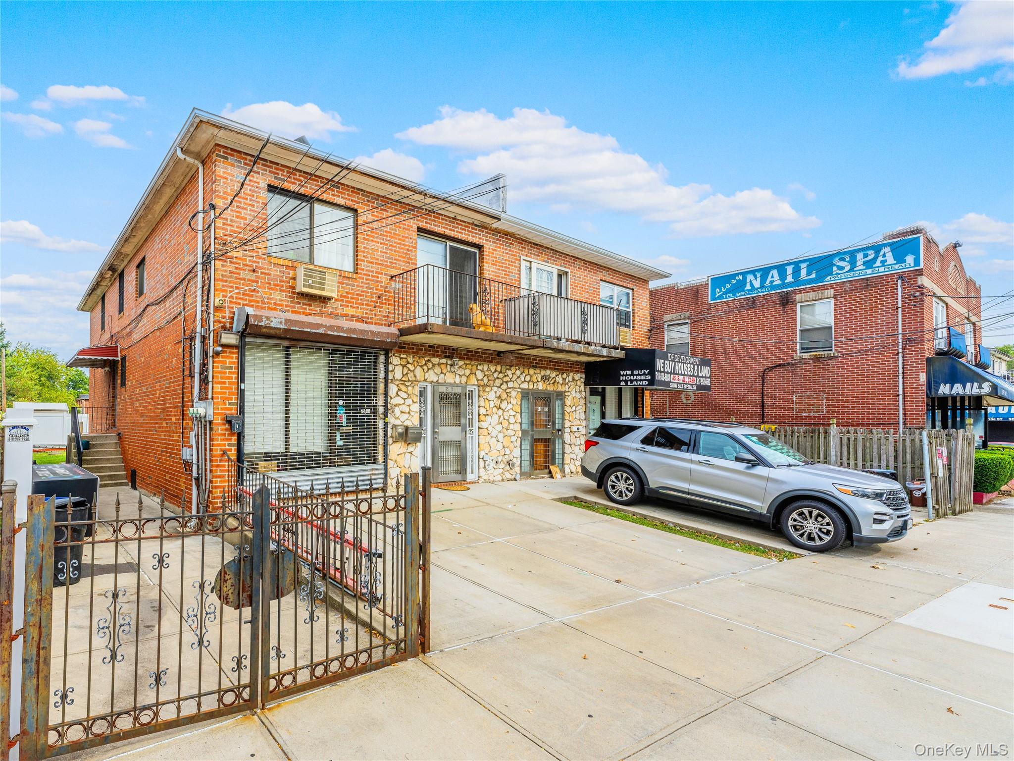 7511 164th St Property Photo 2