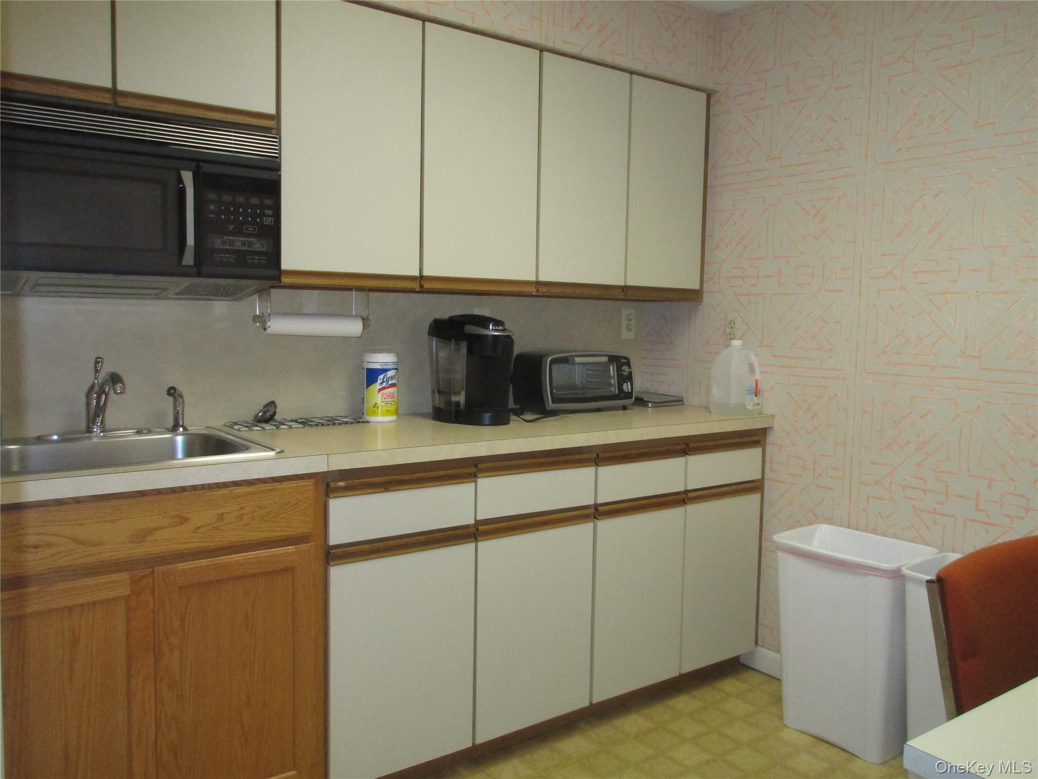 92 E Main Street Property Photo 21
