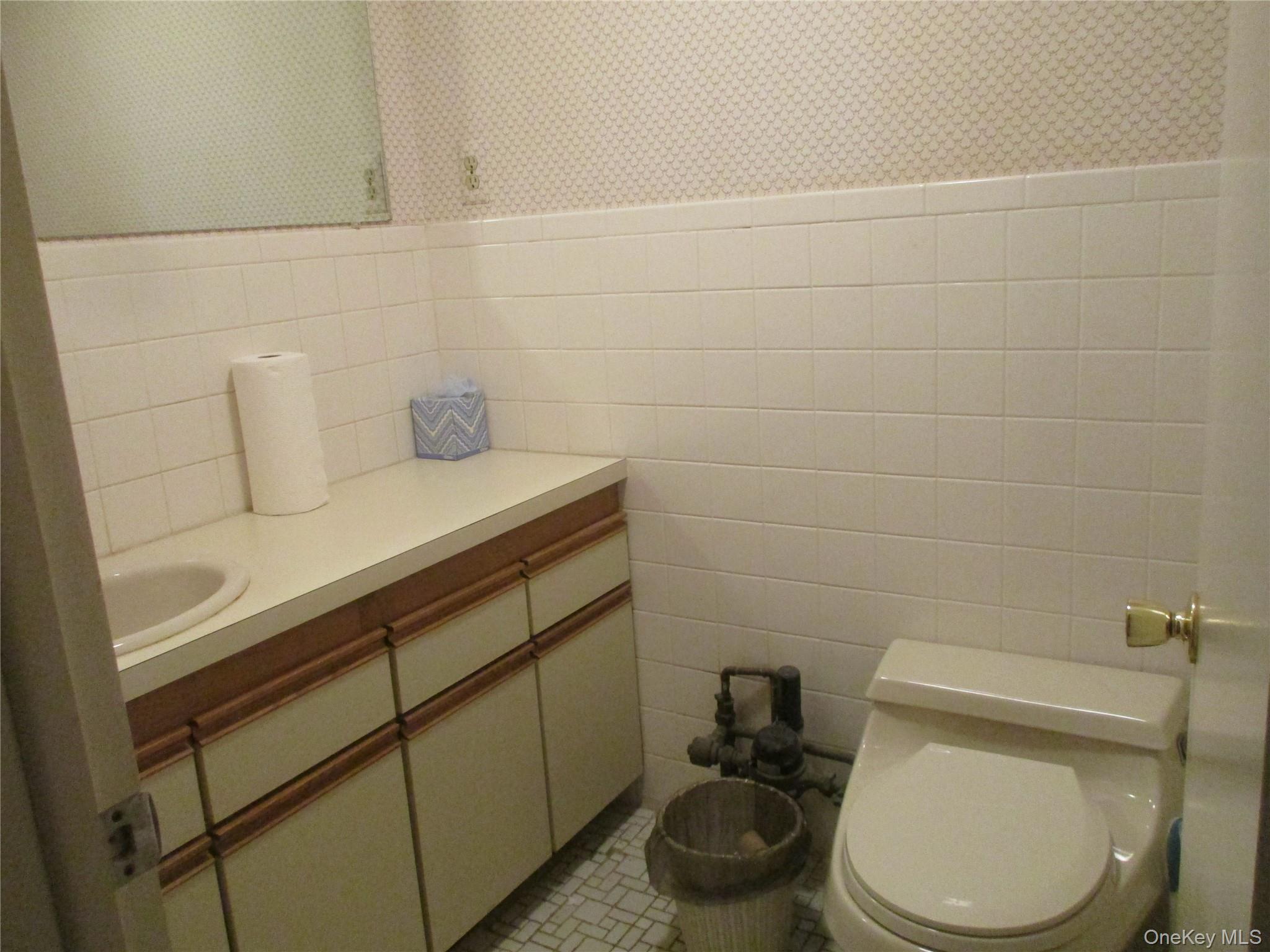 92 E Main Street Property Photo 23