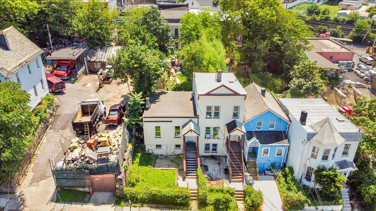 51 S High Street Property Photo 16