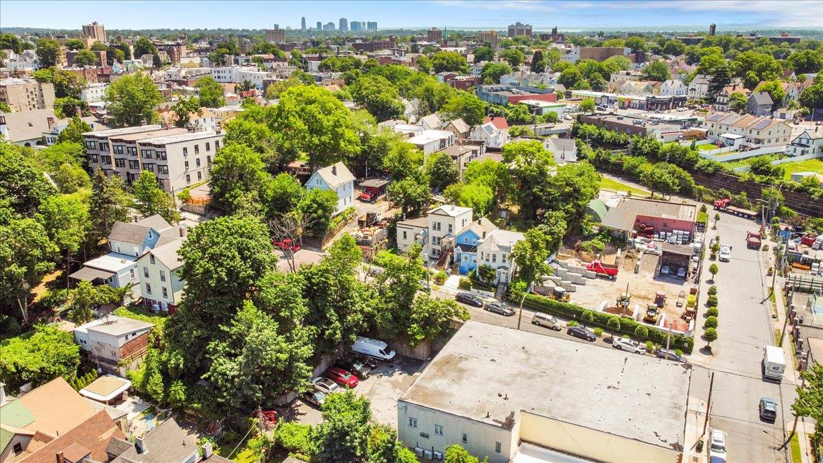 51 S High Street Property Photo 24